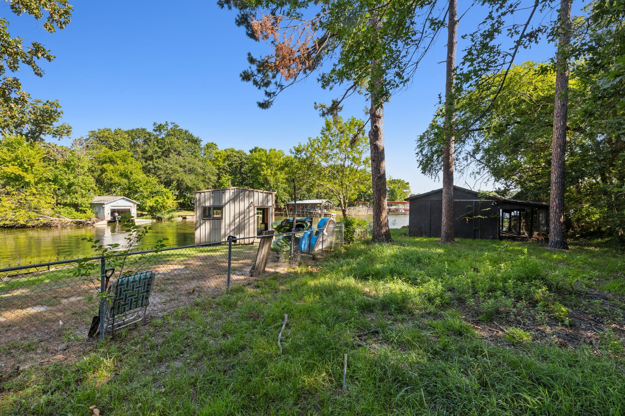 2402 Arrow Lane
