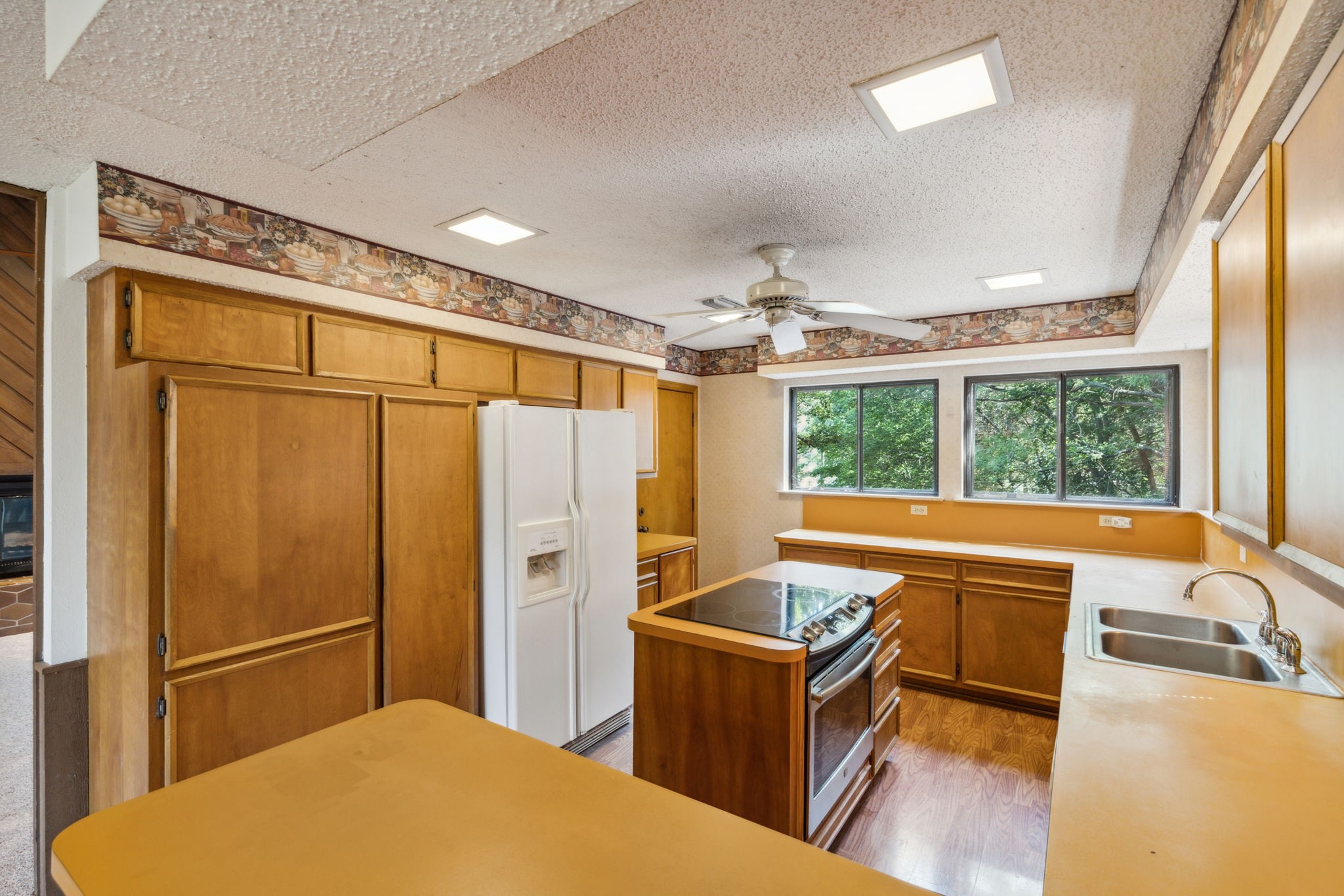 2402 Arrow Lane