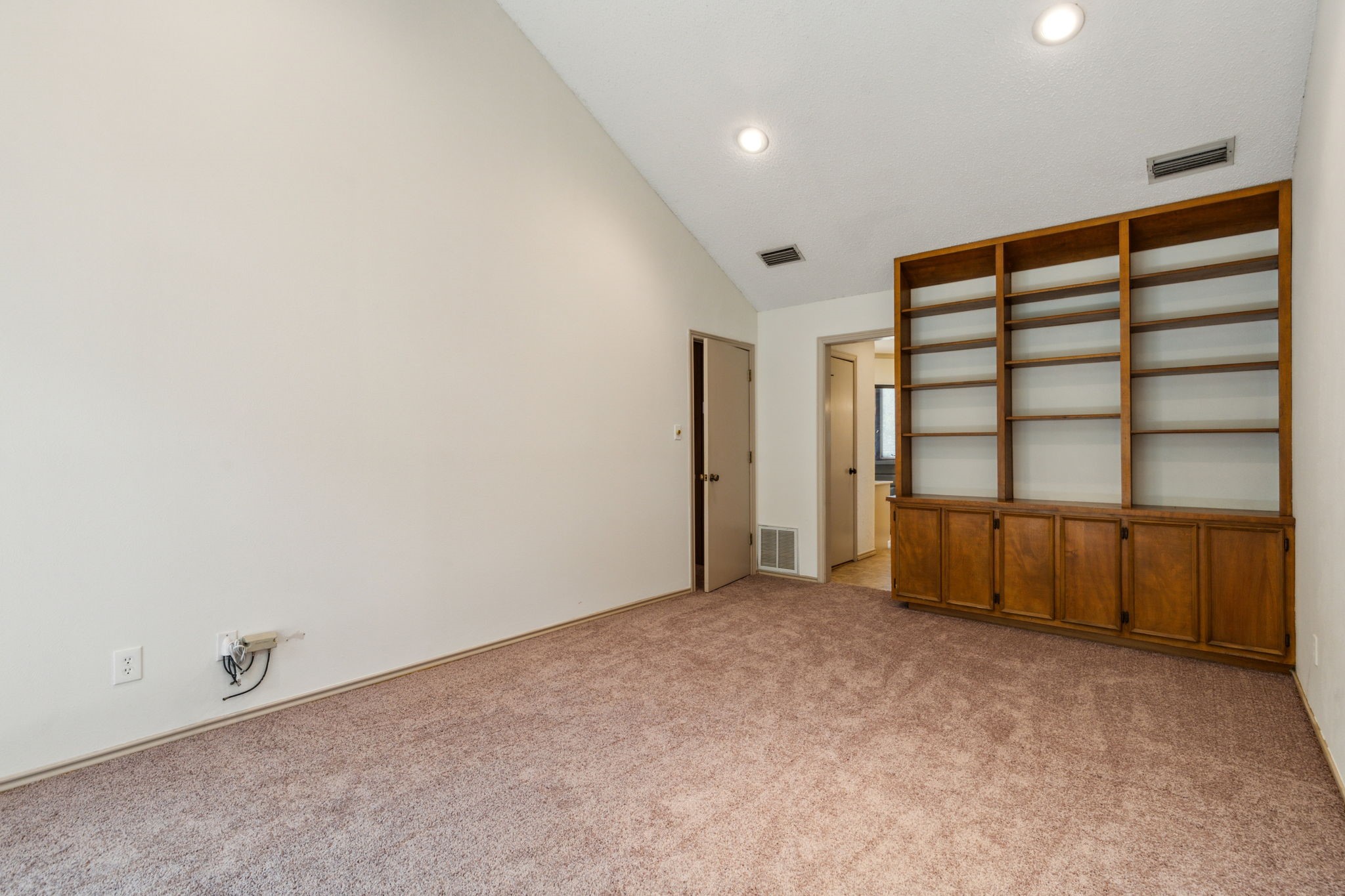 2402 Arrow Lane