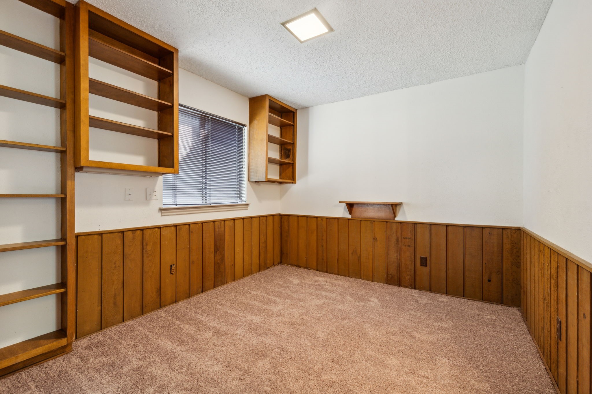 2402 Arrow Lane