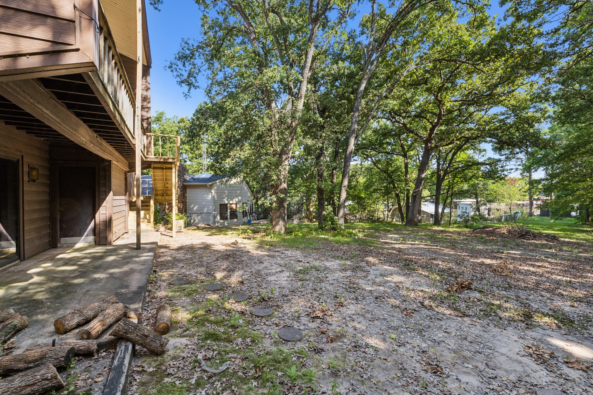2402 Arrow Lane