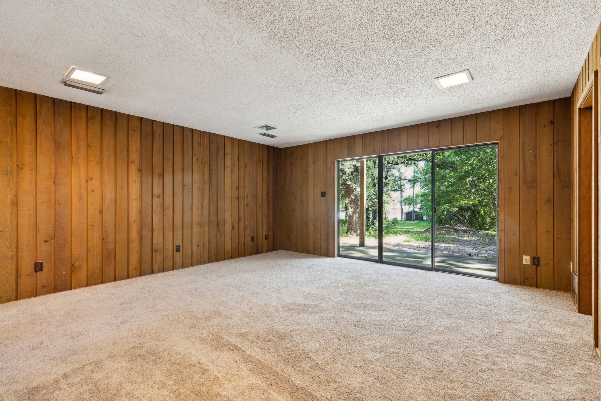 2402 Arrow Lane