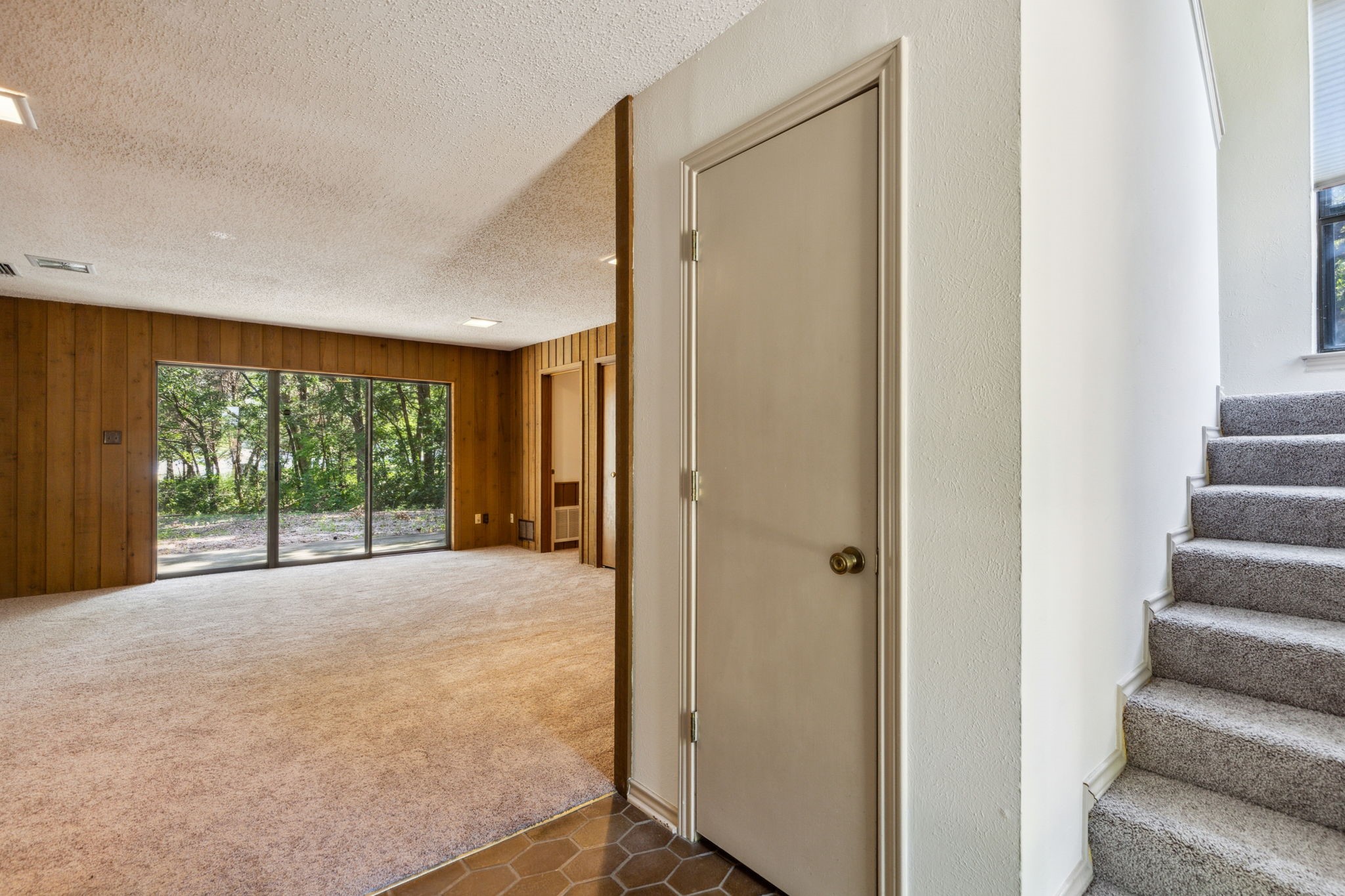 2402 Arrow Lane