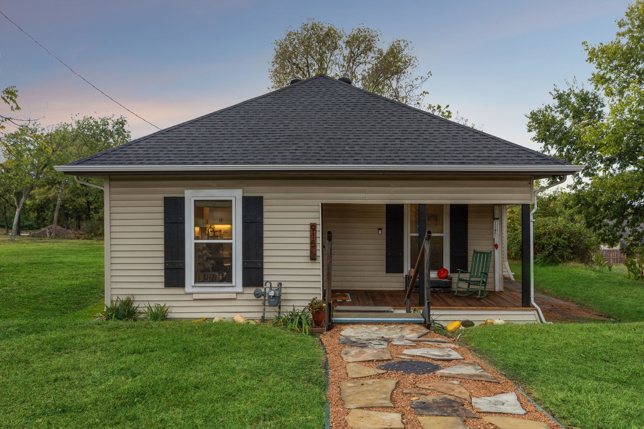 915 N Alamo Road