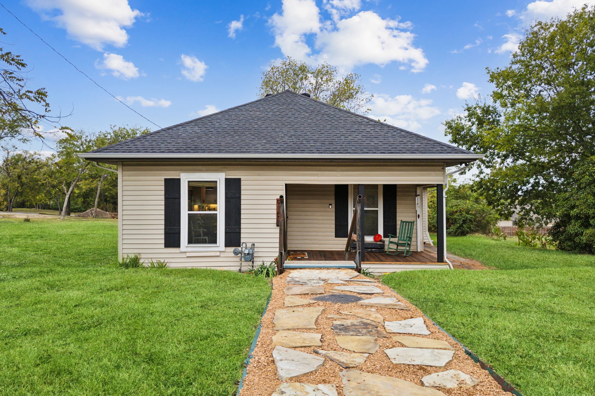 915 N Alamo Road