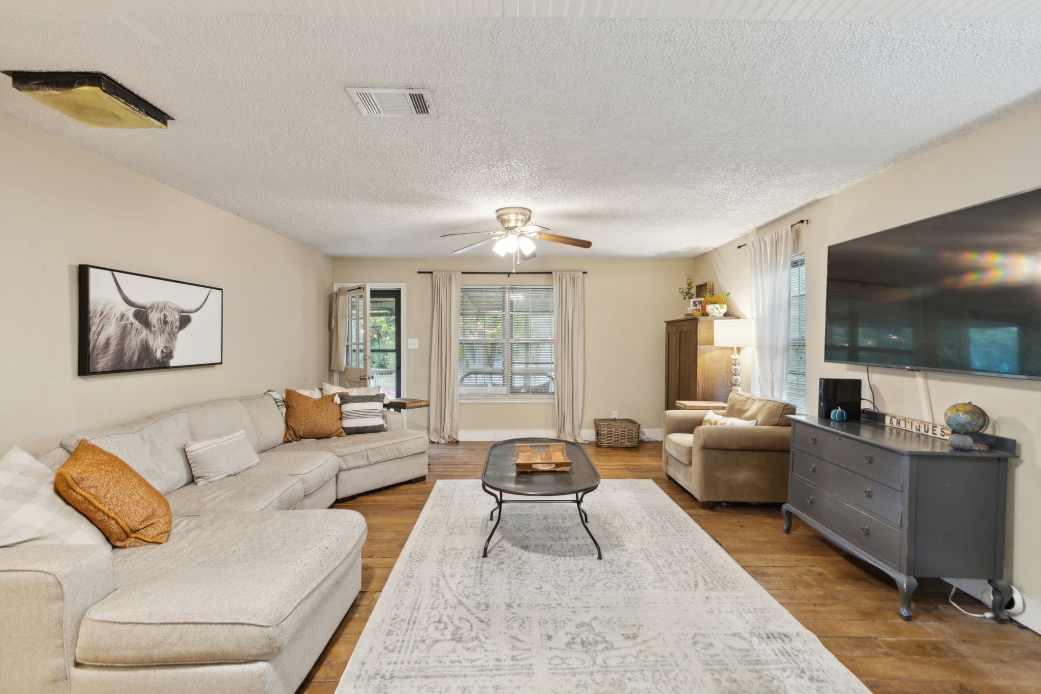 915 N Alamo Road
