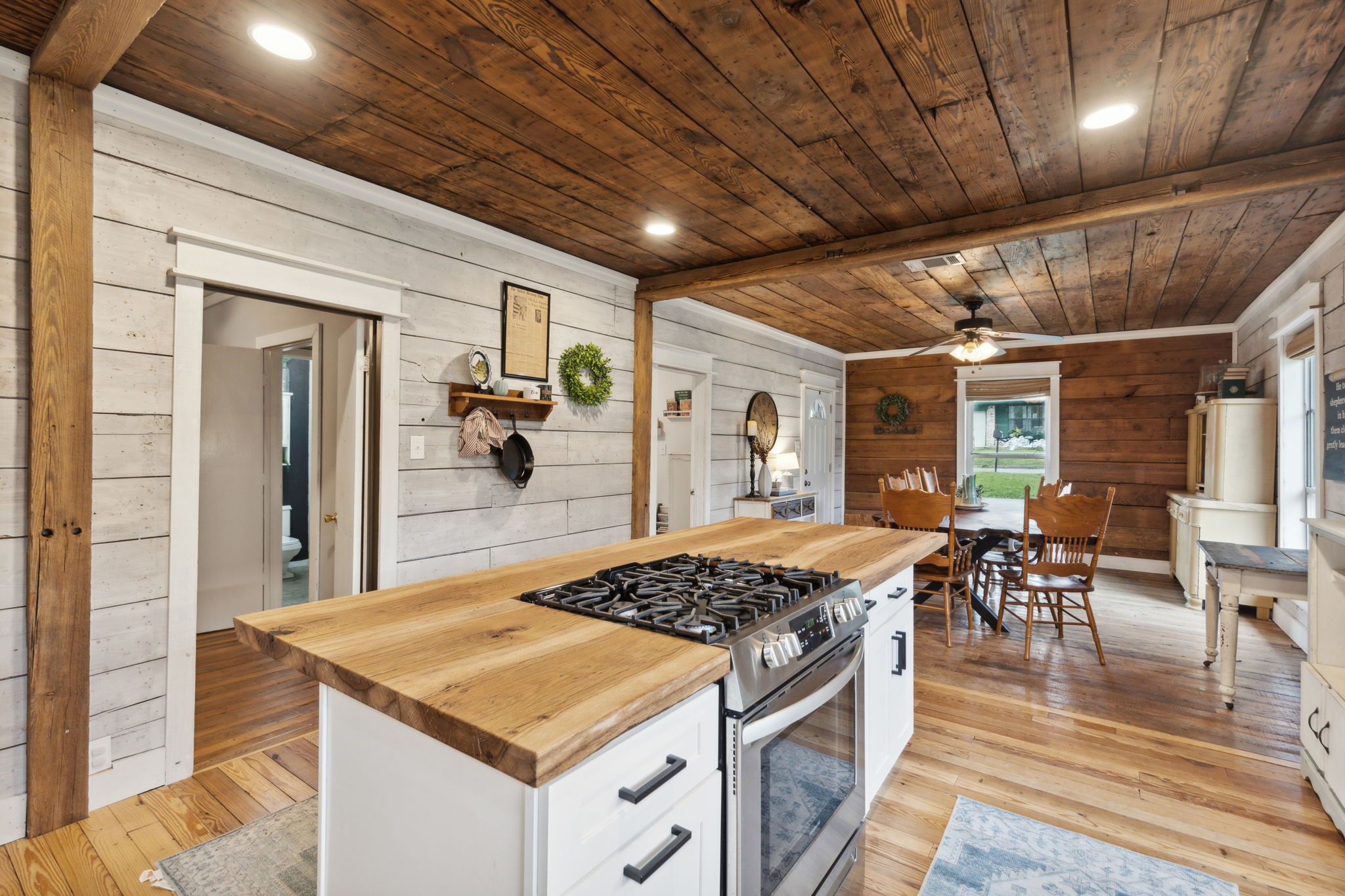 915 N Alamo Road