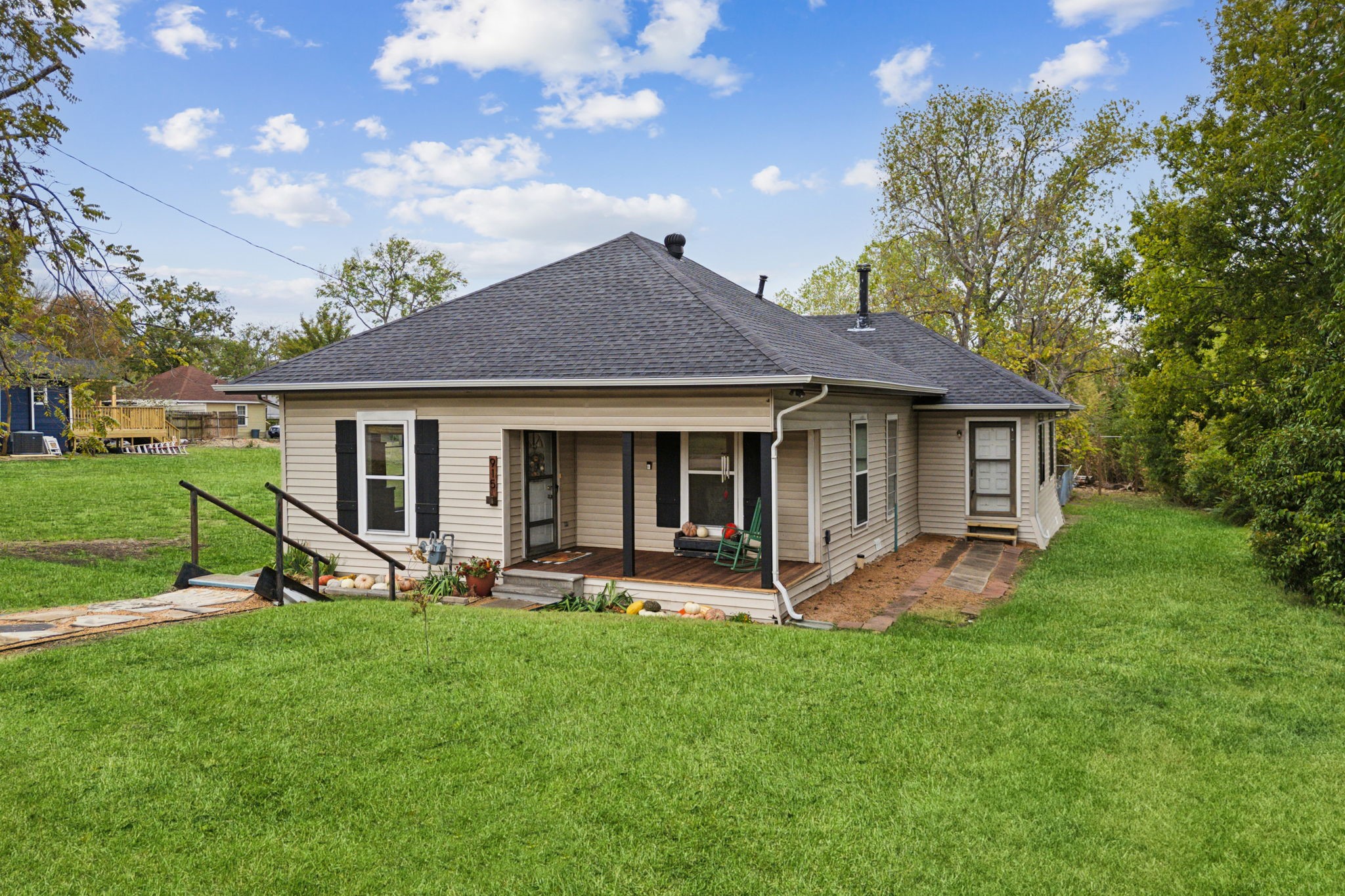 915 N Alamo Road