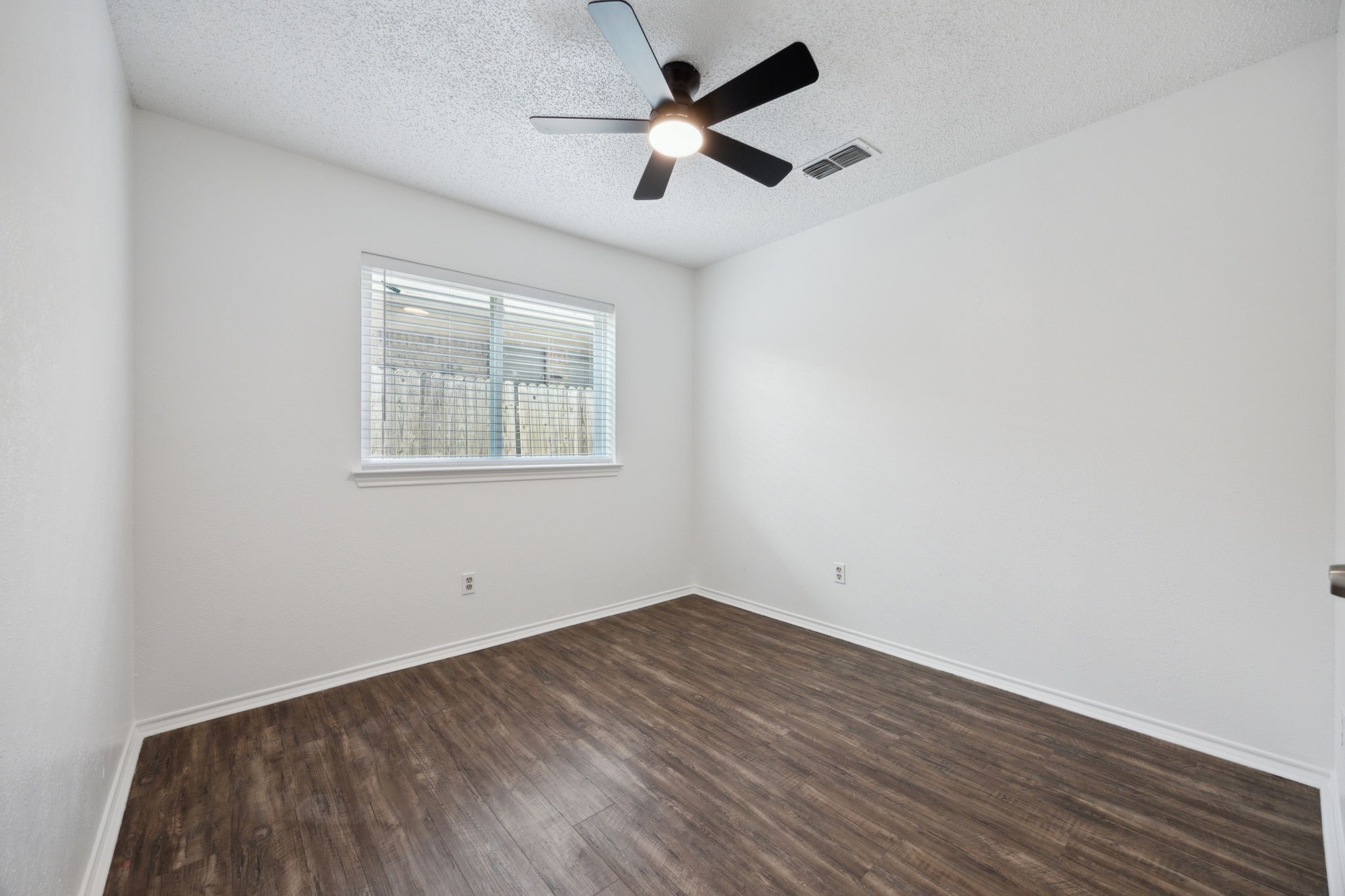 5322 Riverport Drive