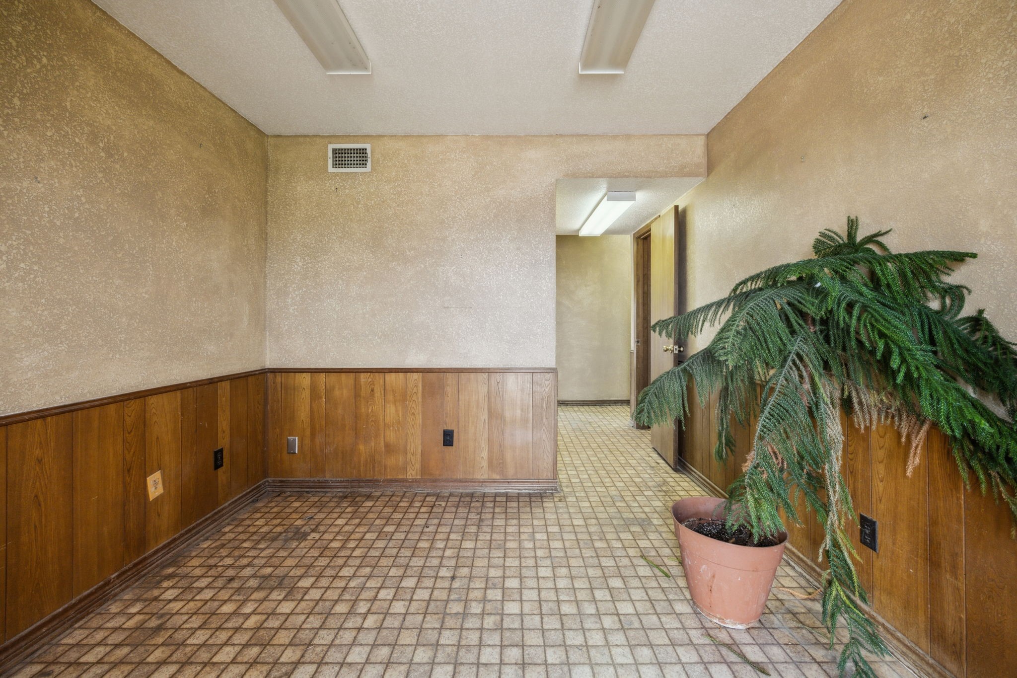 449 National Drive