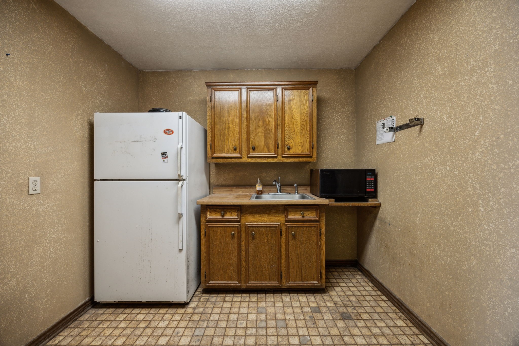 449 National Drive
