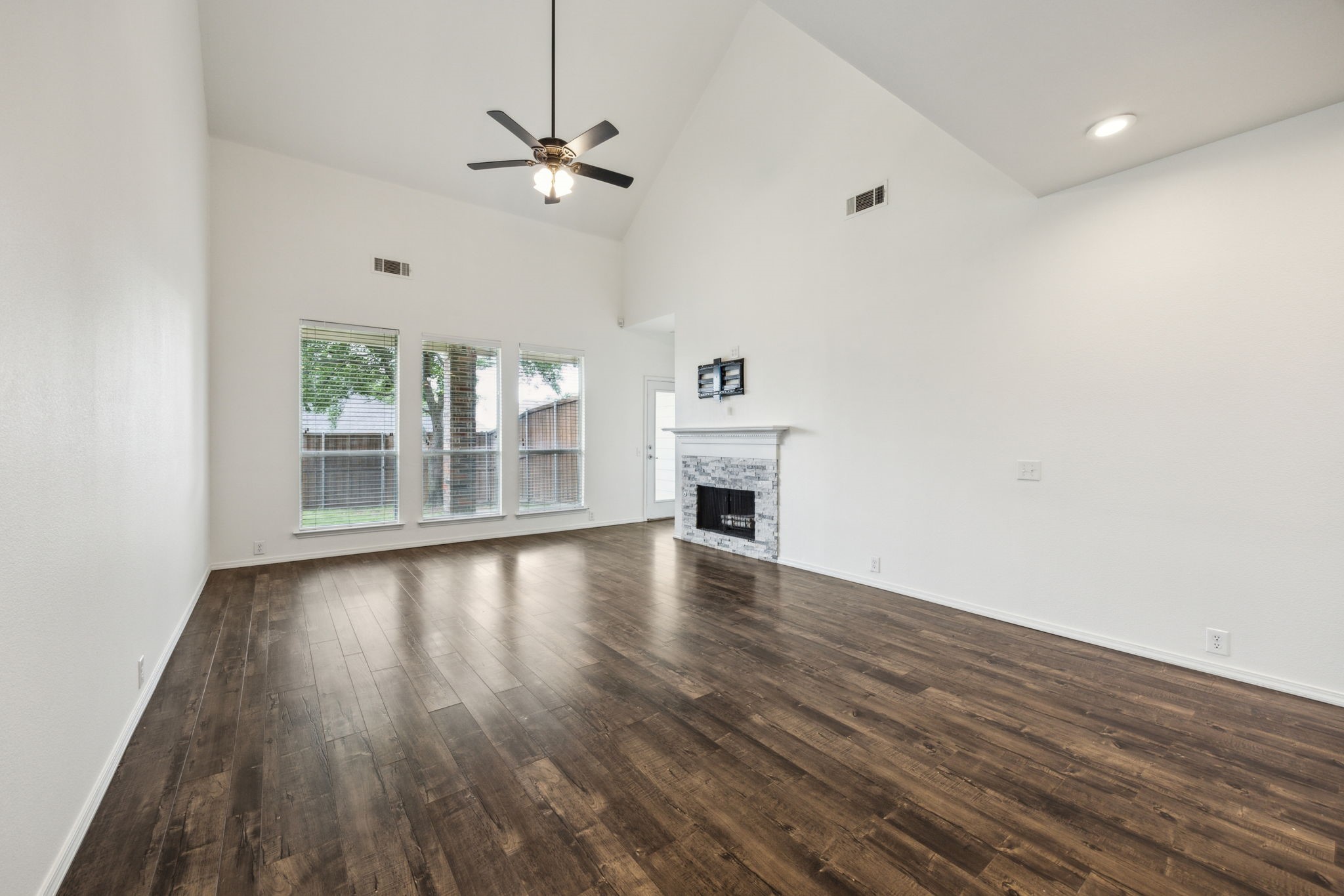 725 Vallejo Drive