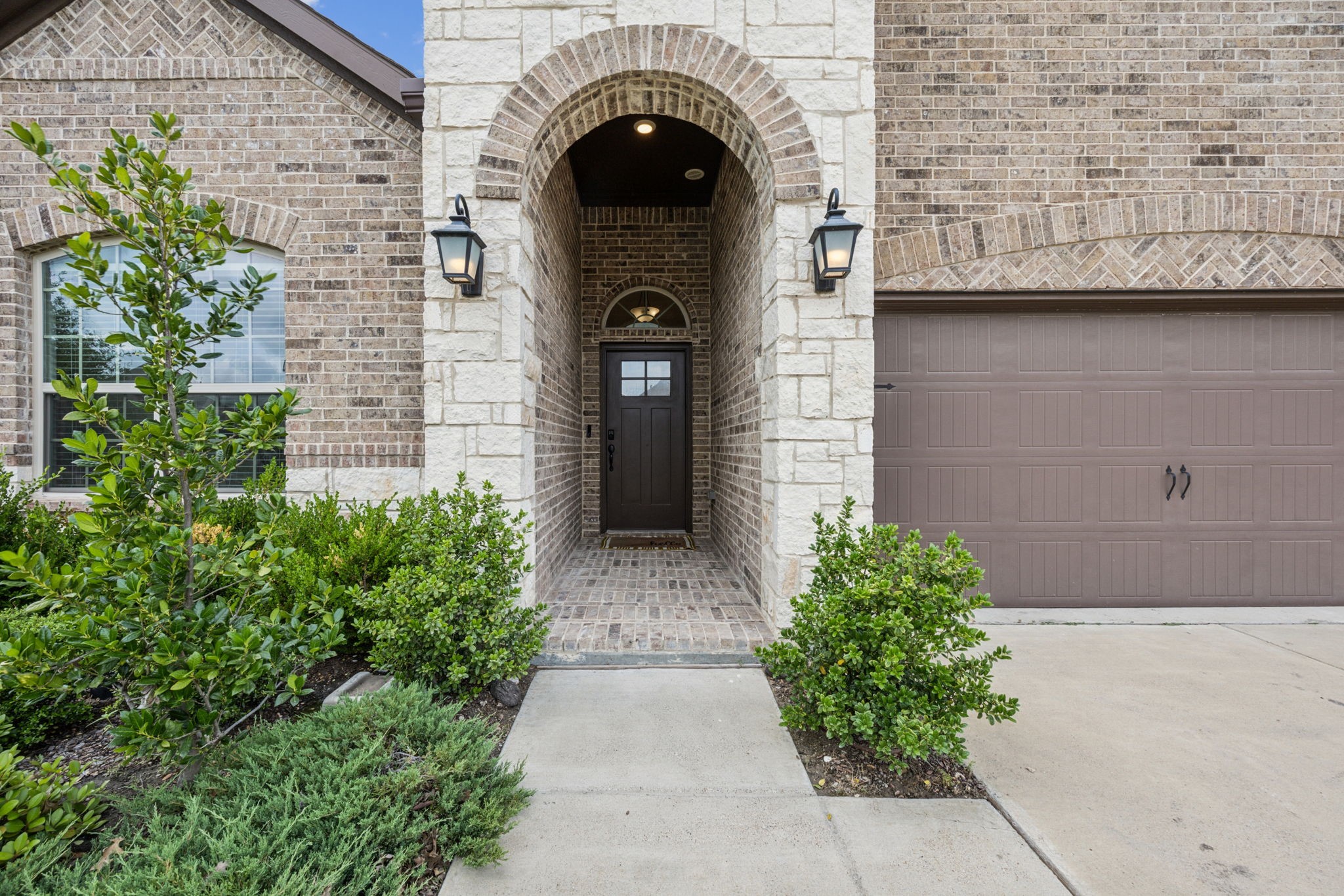 2102 Tahoka Lane
