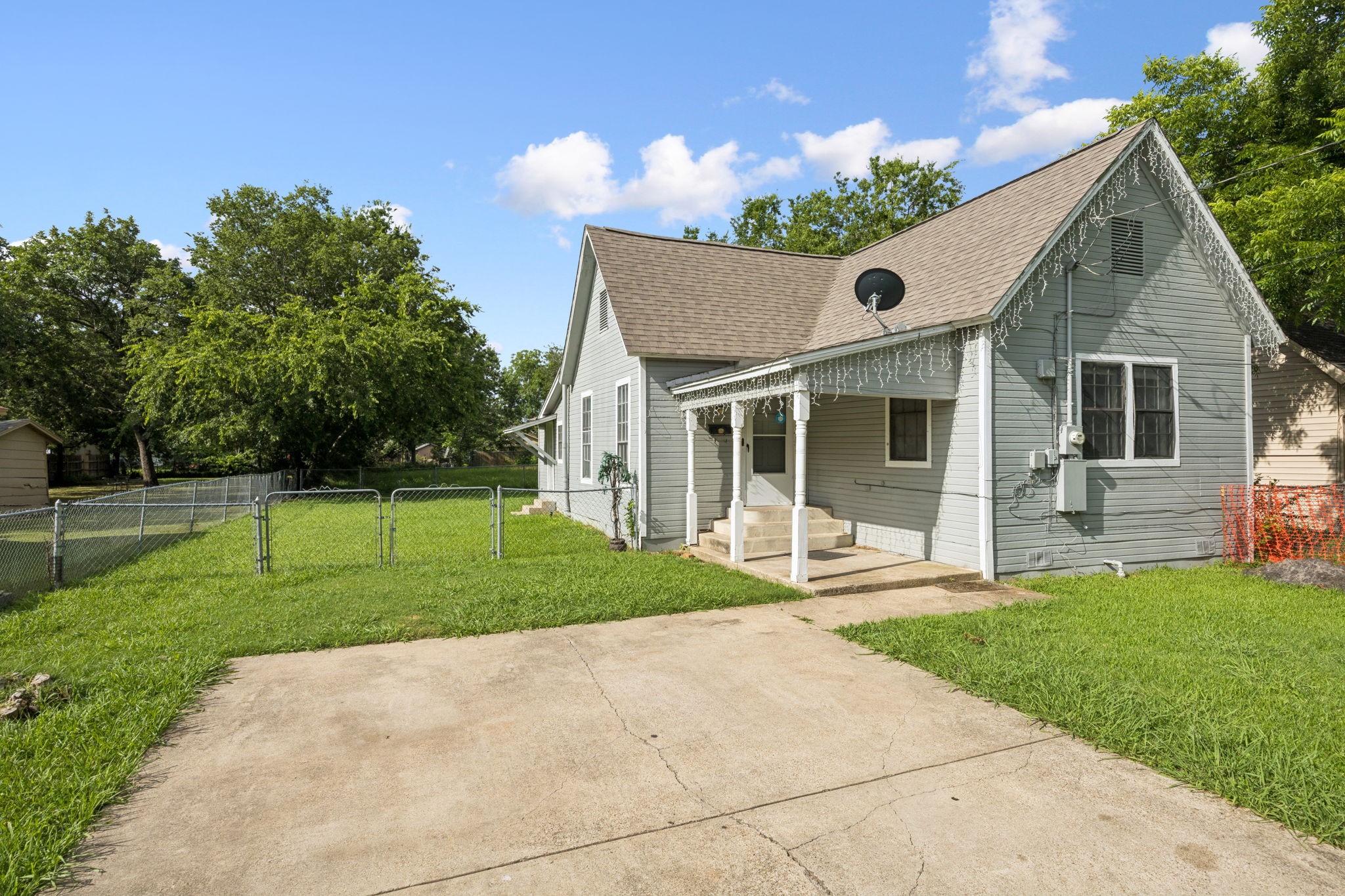 808 E High Street