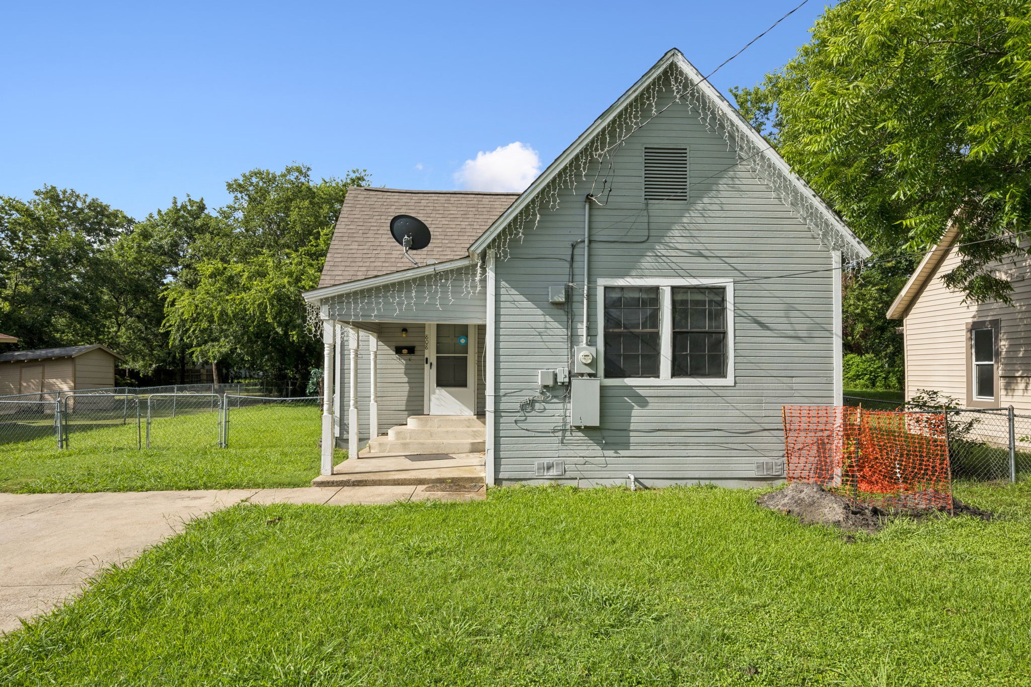 808 E High Street