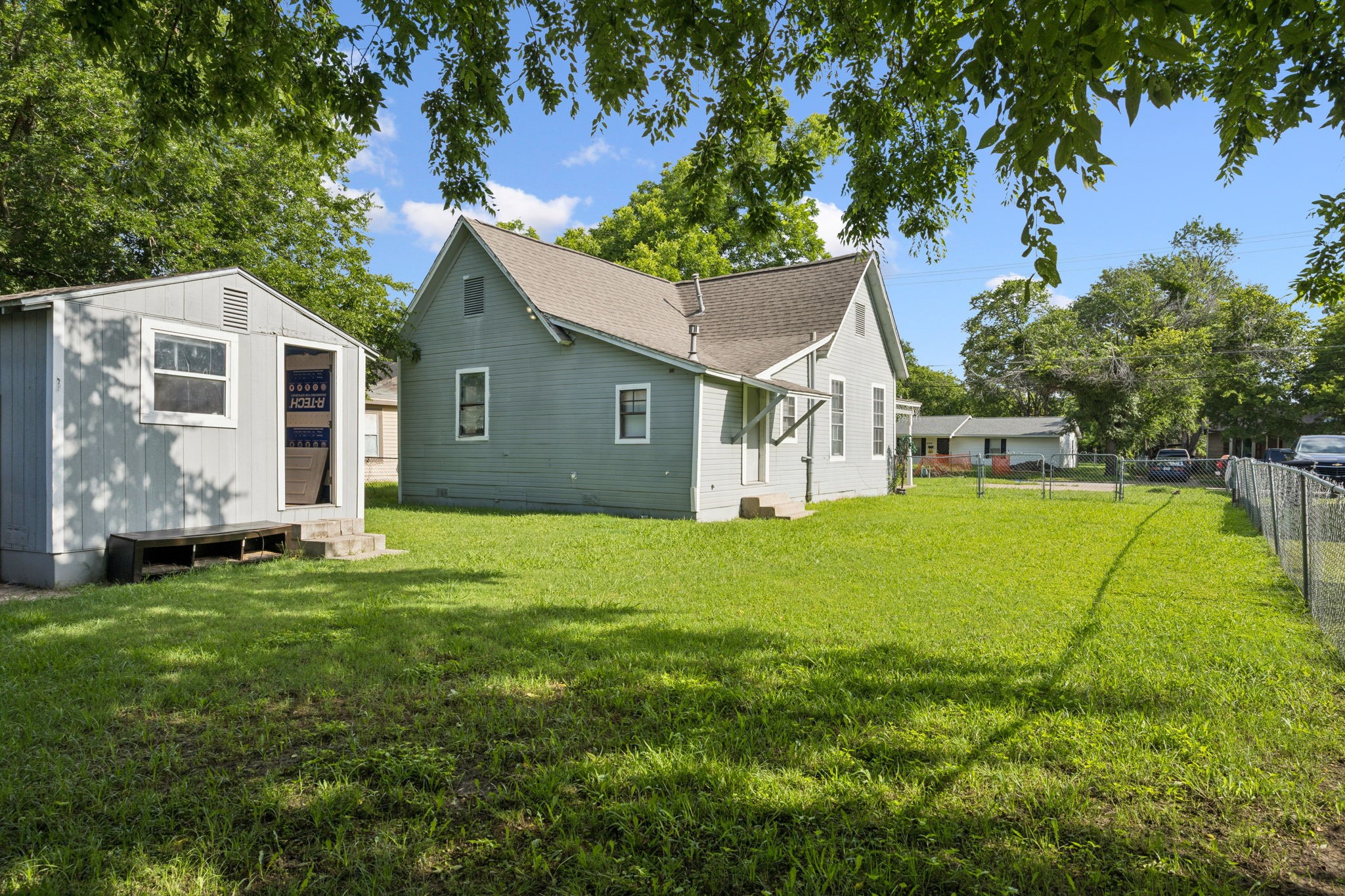 808 E High Street