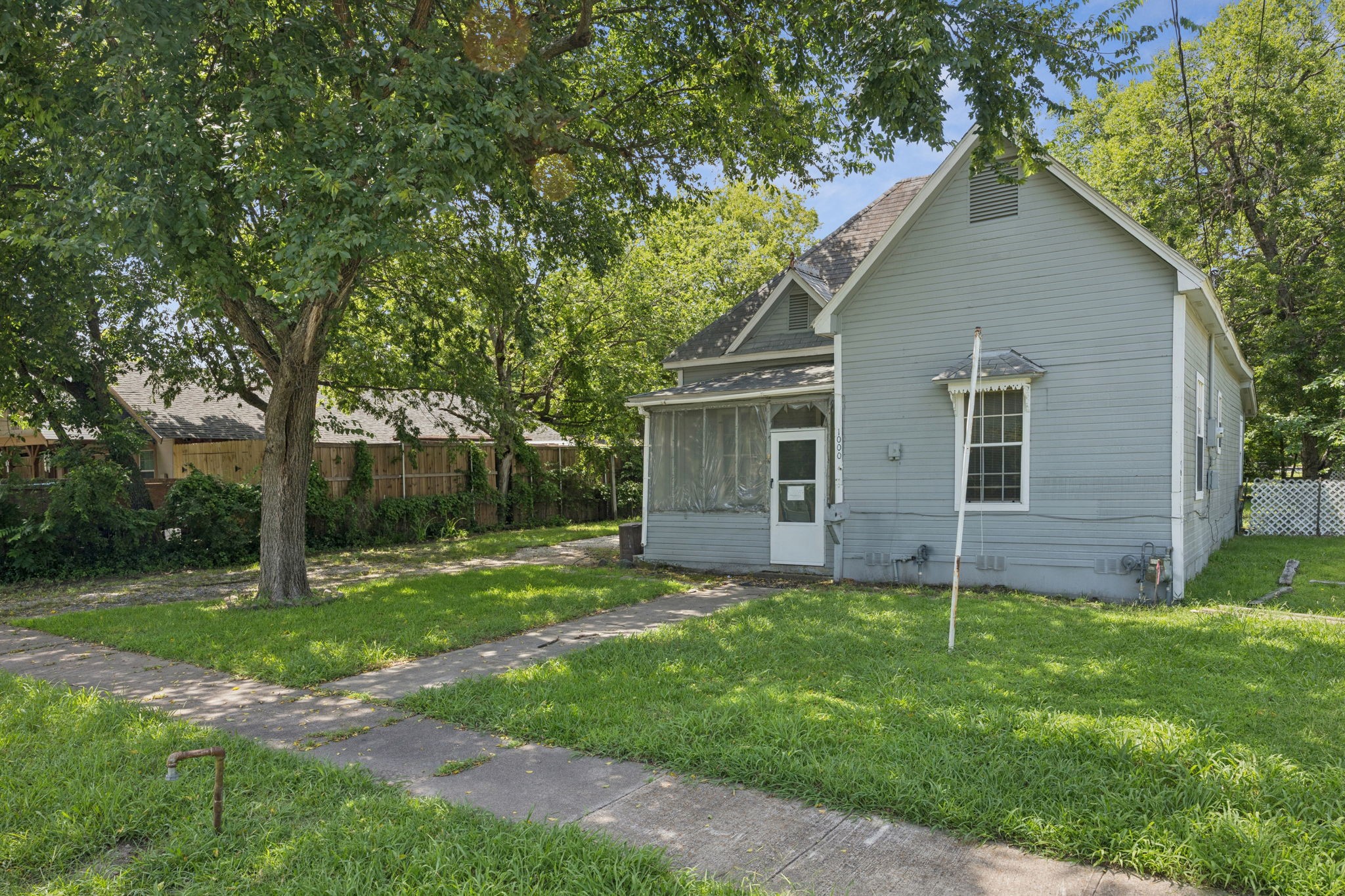 1000 E Brin Street