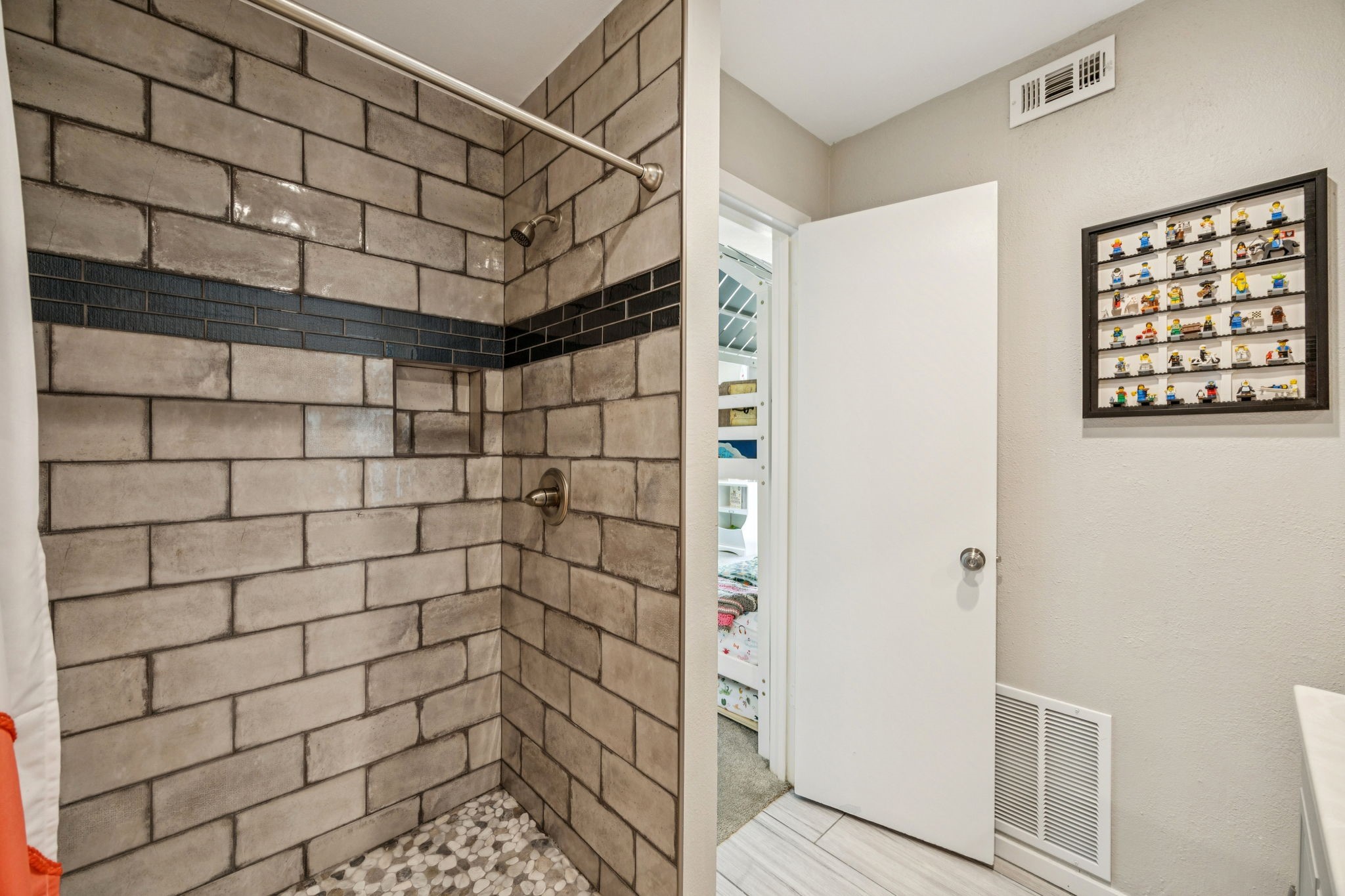 7175 Fair Oaks Avenue 60