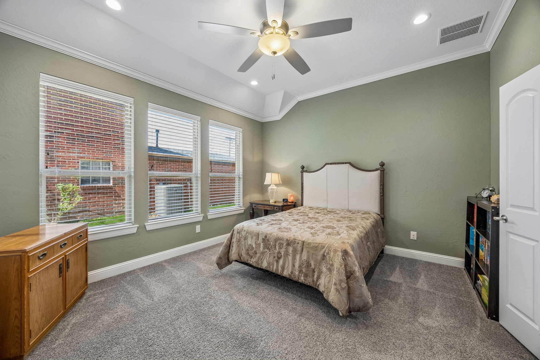 8005 Lake Bend Drive