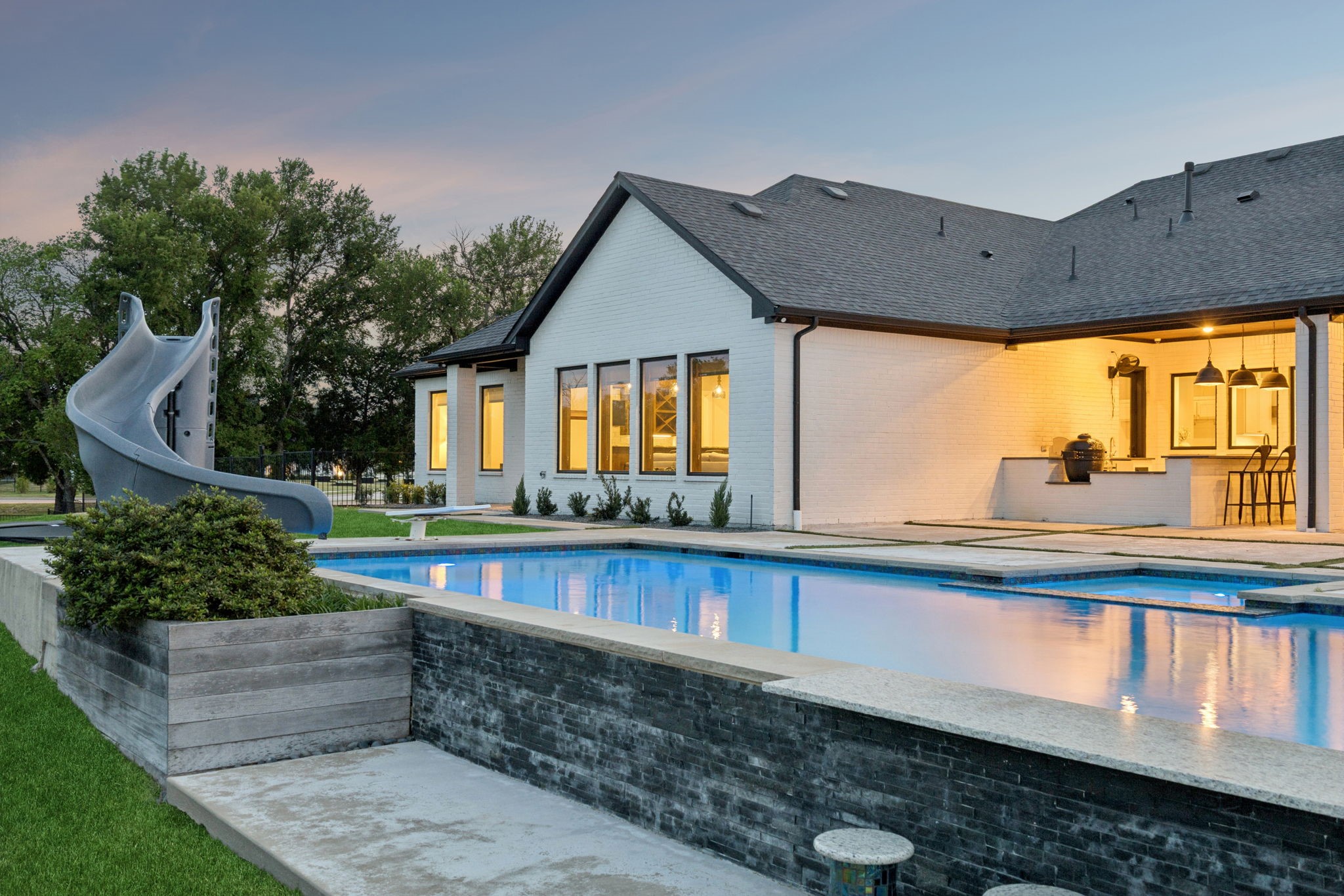600 Chatham Hill