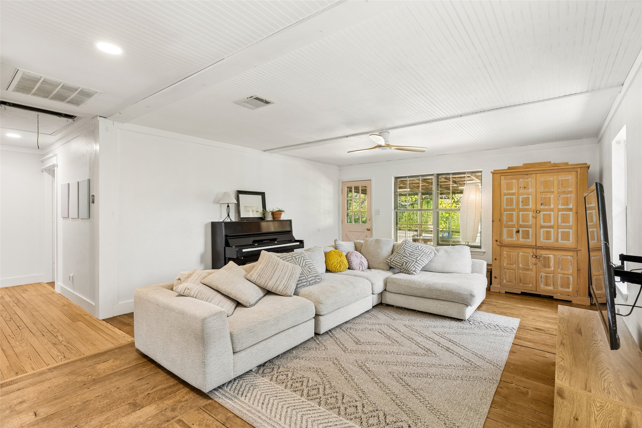 915 N Alamo Road
