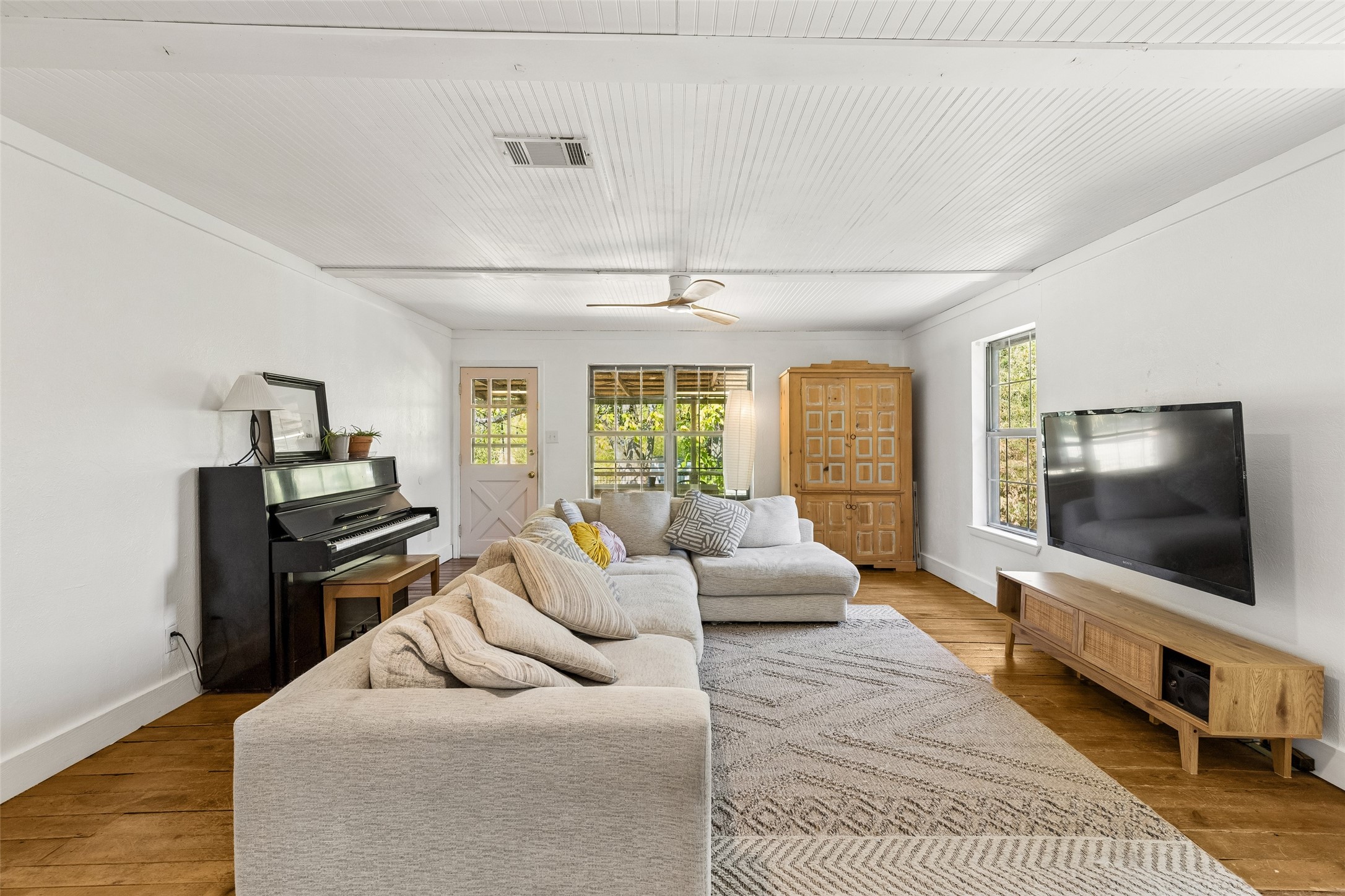 915 N Alamo Road