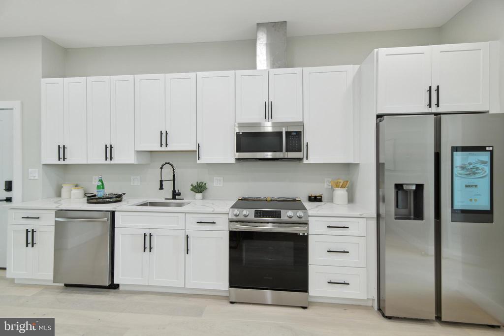 2213 M St NE #4