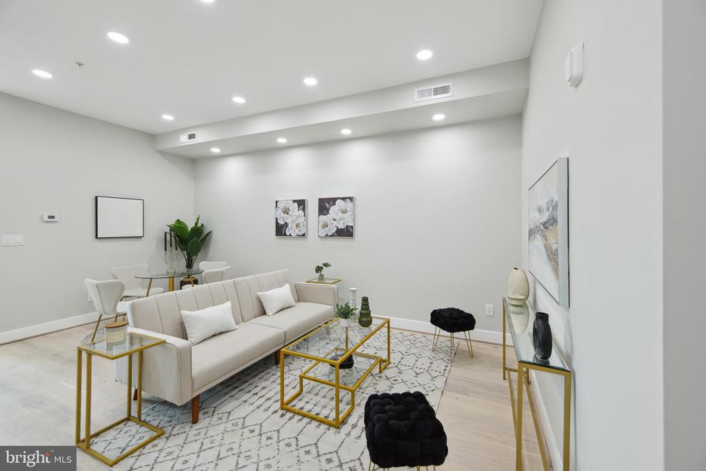 2213 M St NE #4