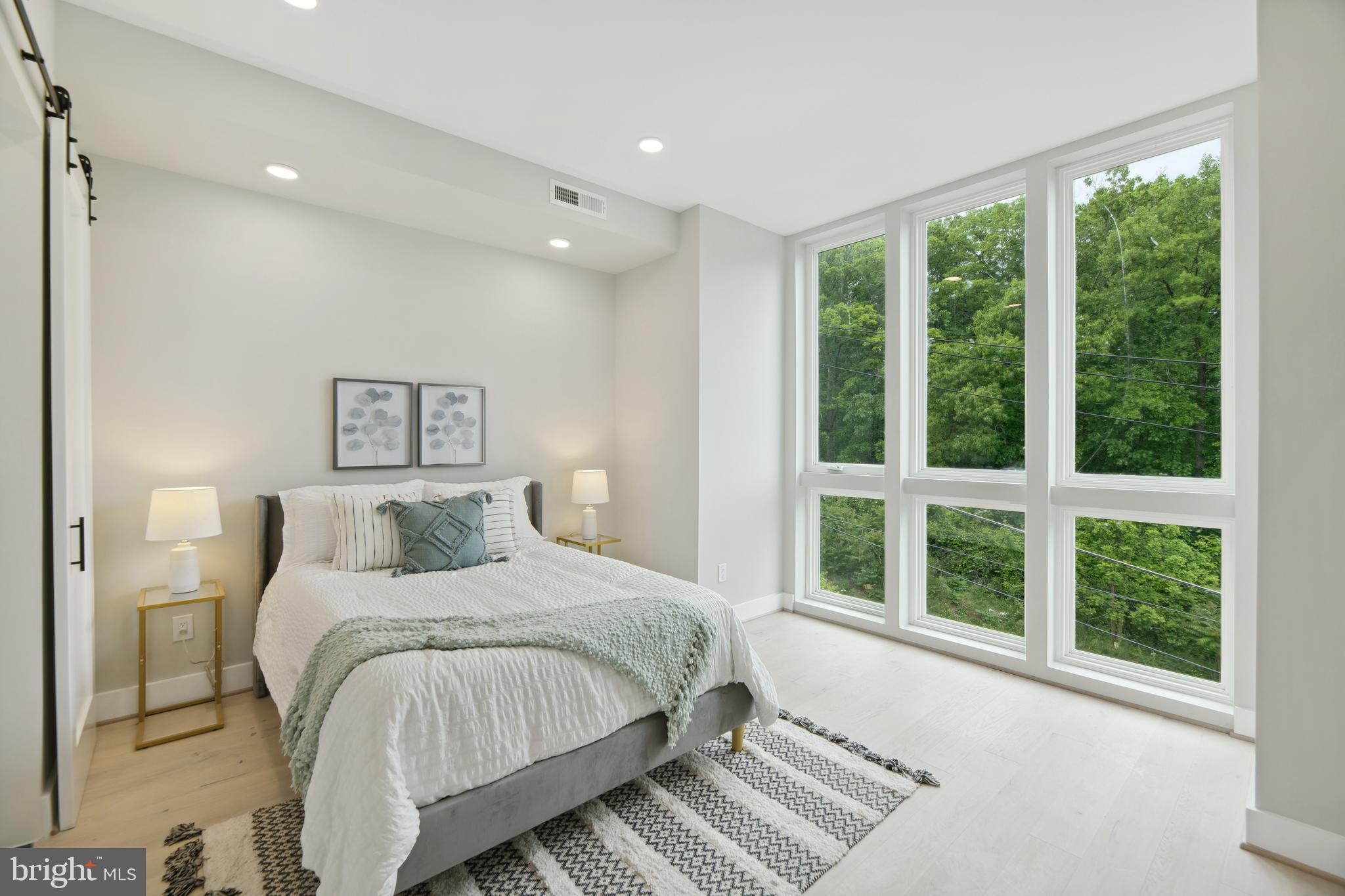 2213 M St NE #4