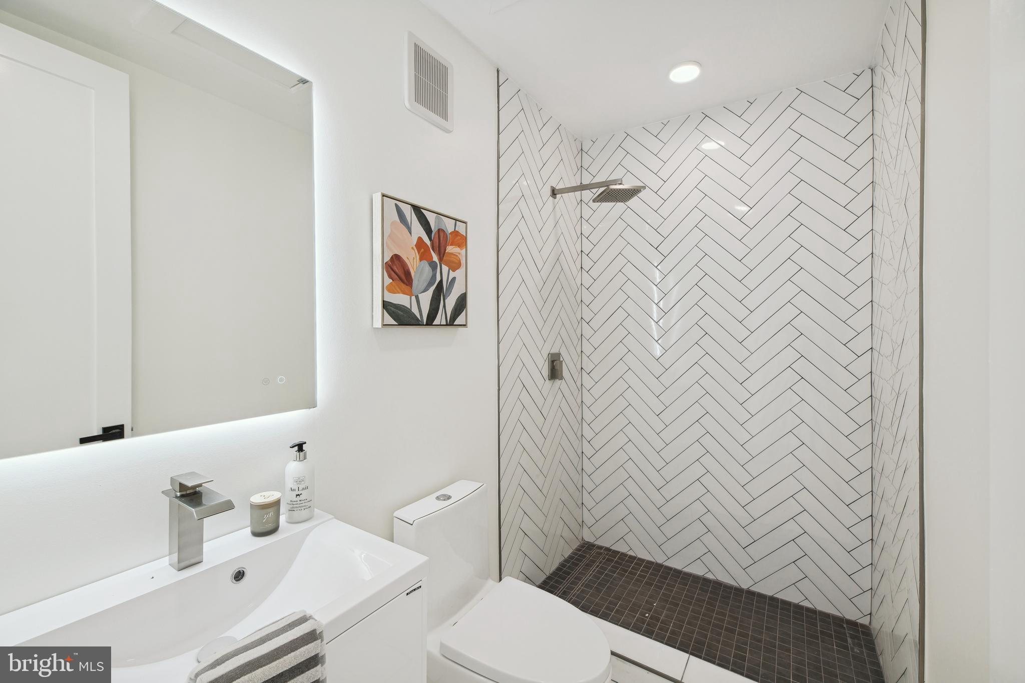 2213 M St NE #4