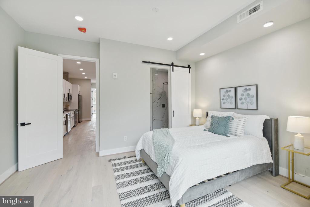 2213 M St NE #4