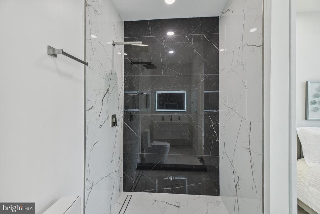 2213 M St NE #4