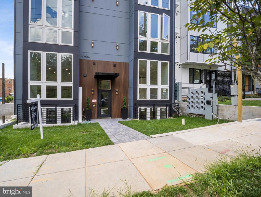 2213 M St NE #4