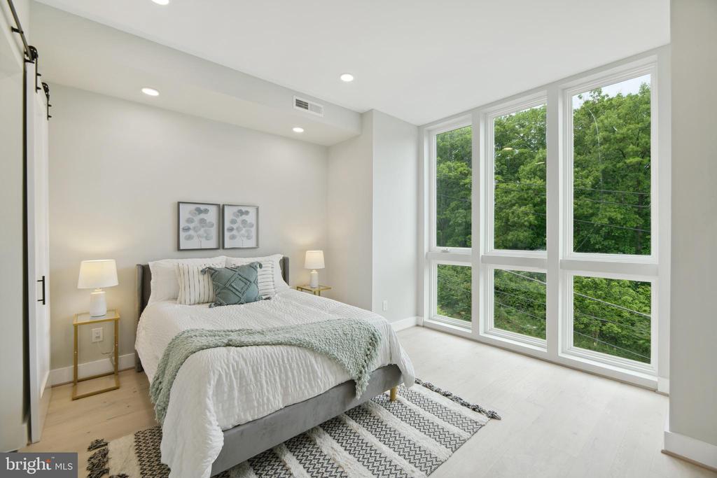 2213 M St NE #4