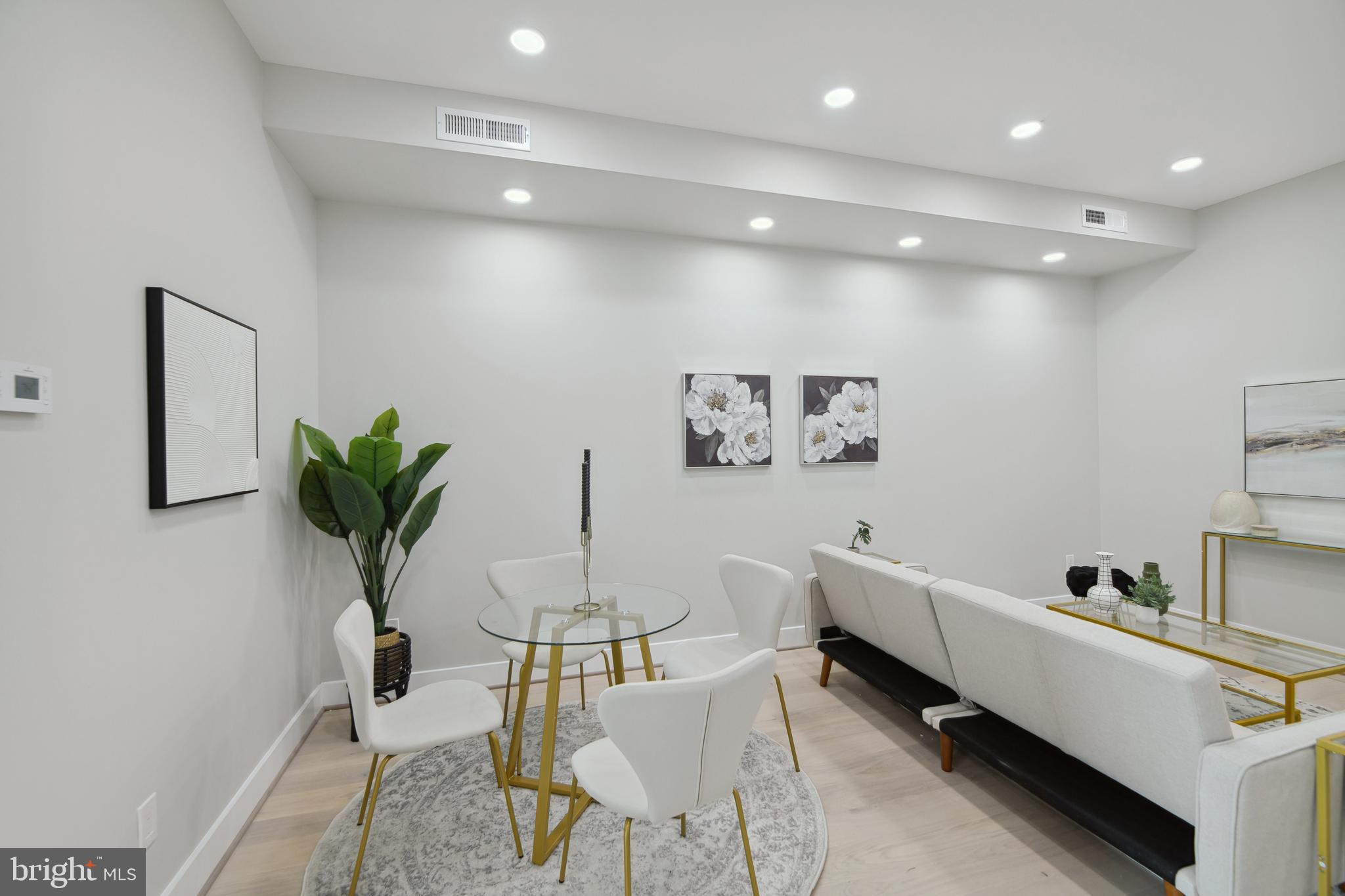 2213 M St NE #4