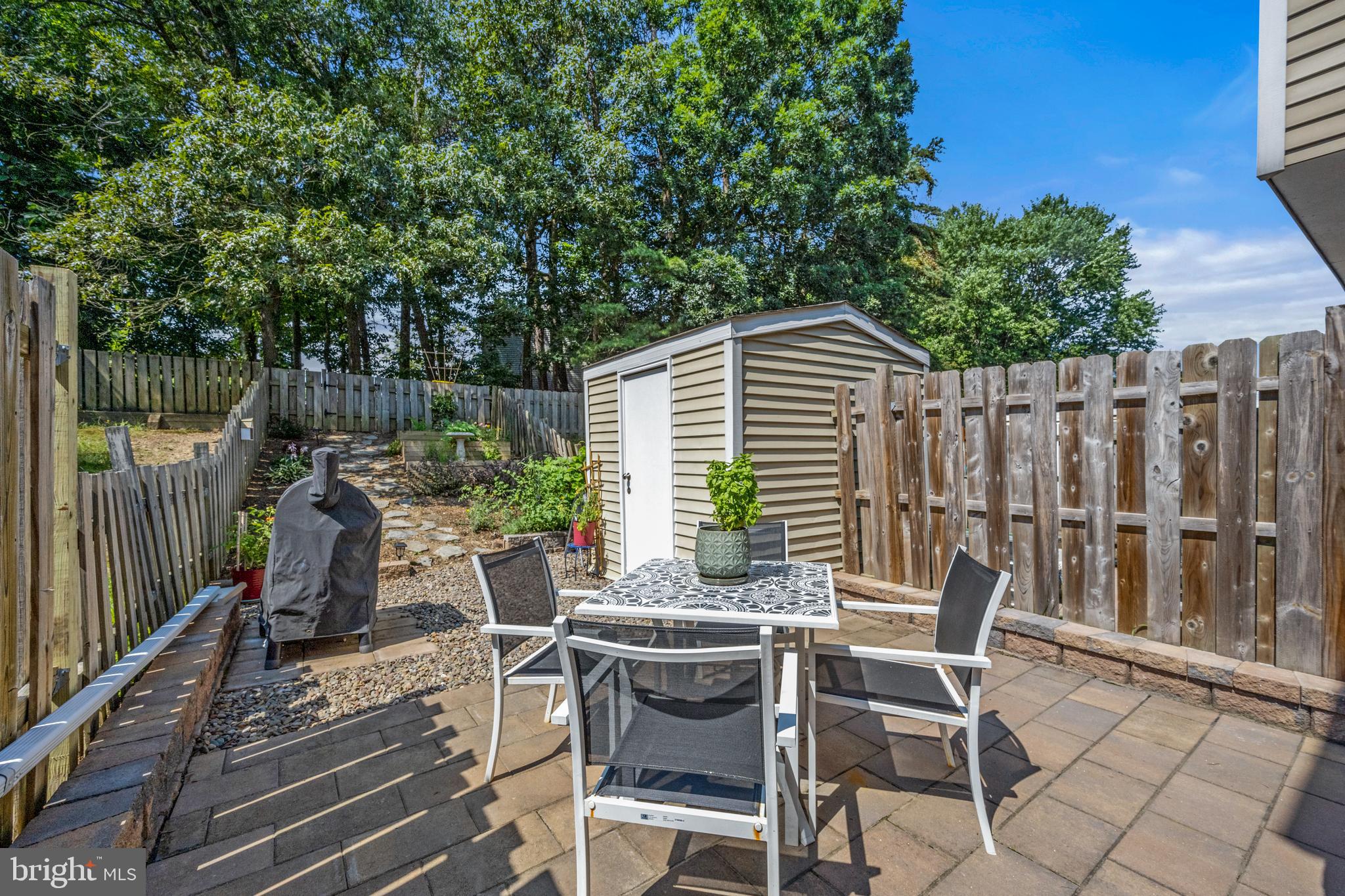8089 WOLSEY COURT