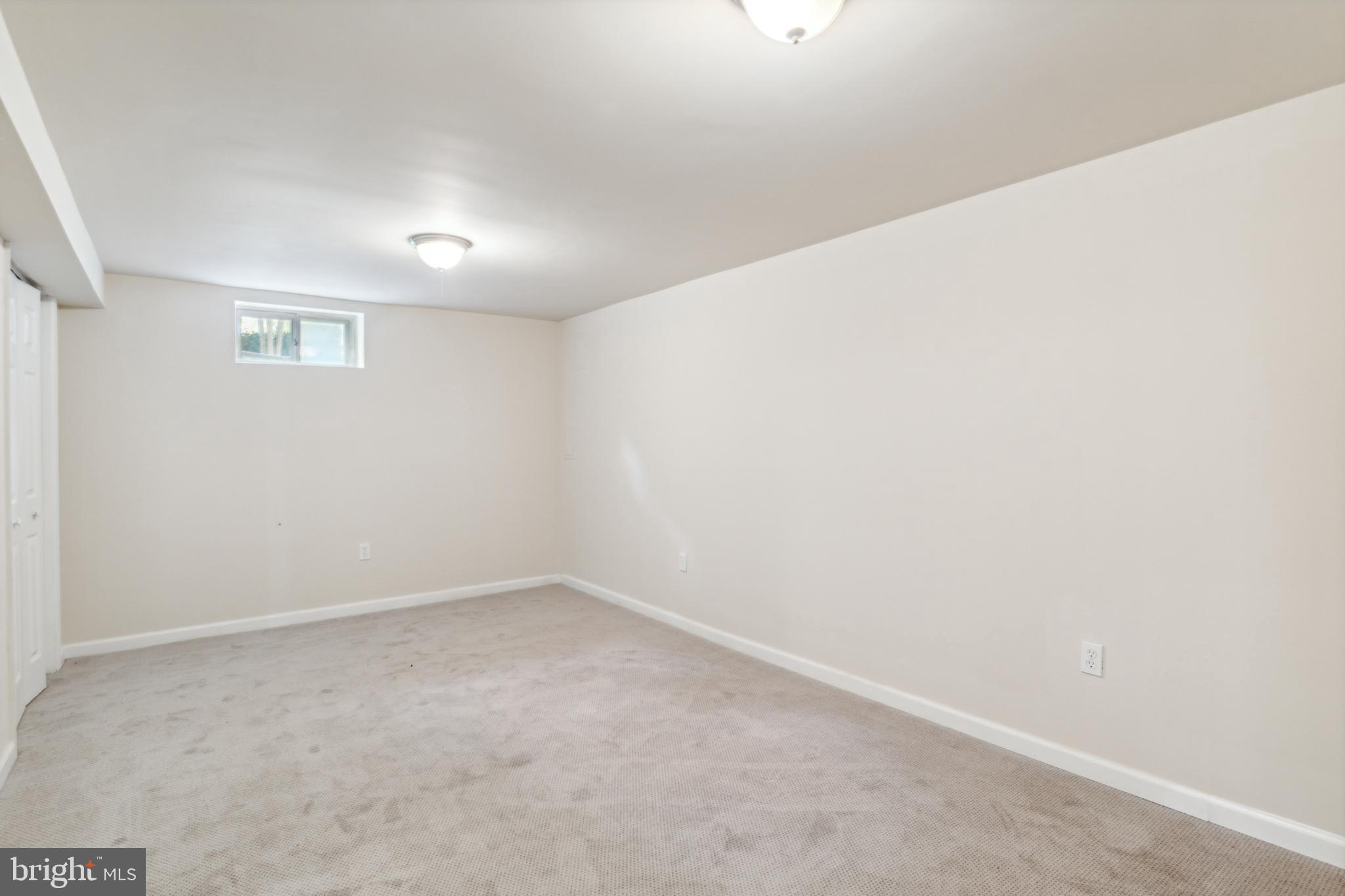 231 Mackintosh DRIVE