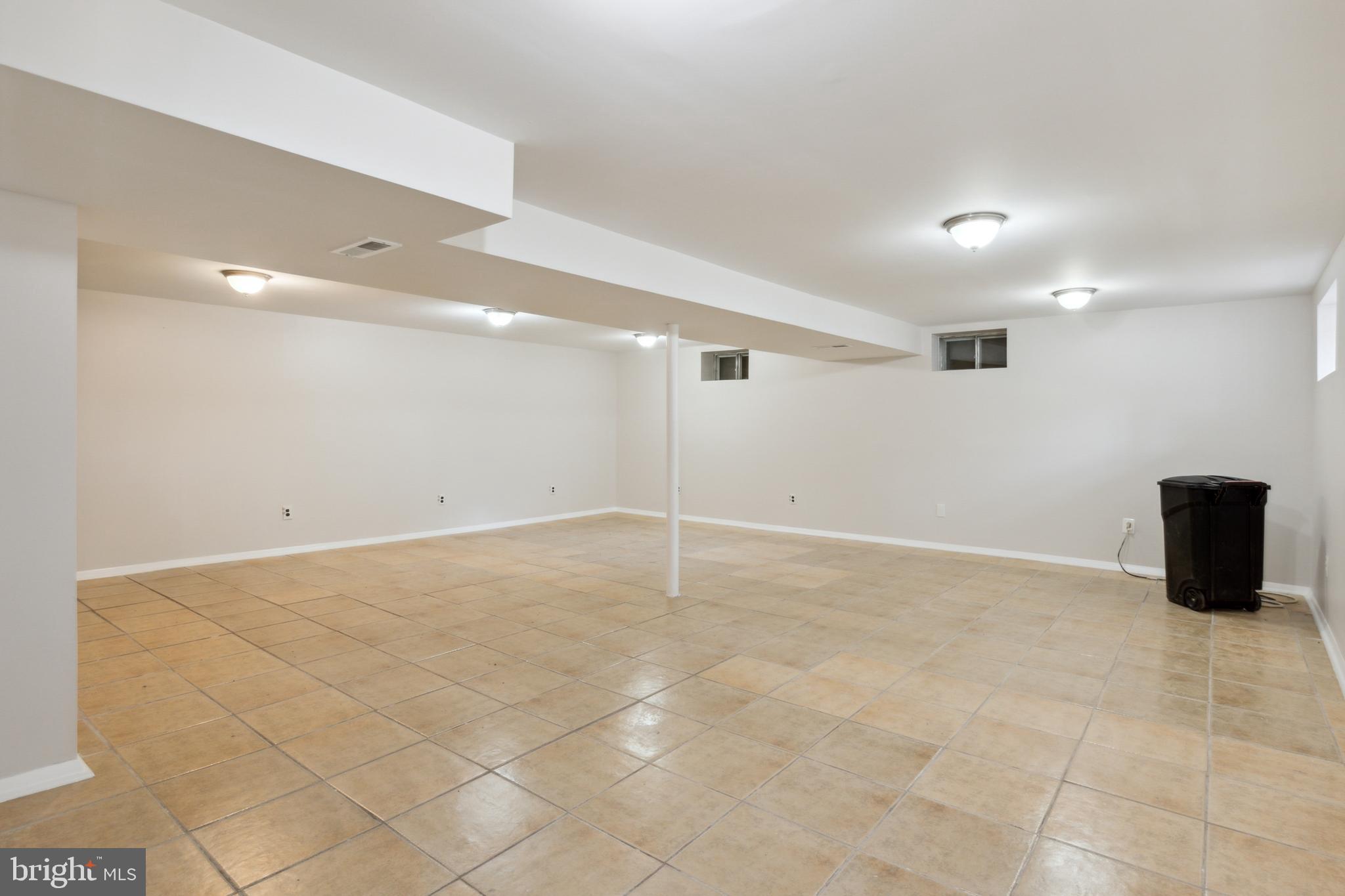 231 Mackintosh DRIVE
