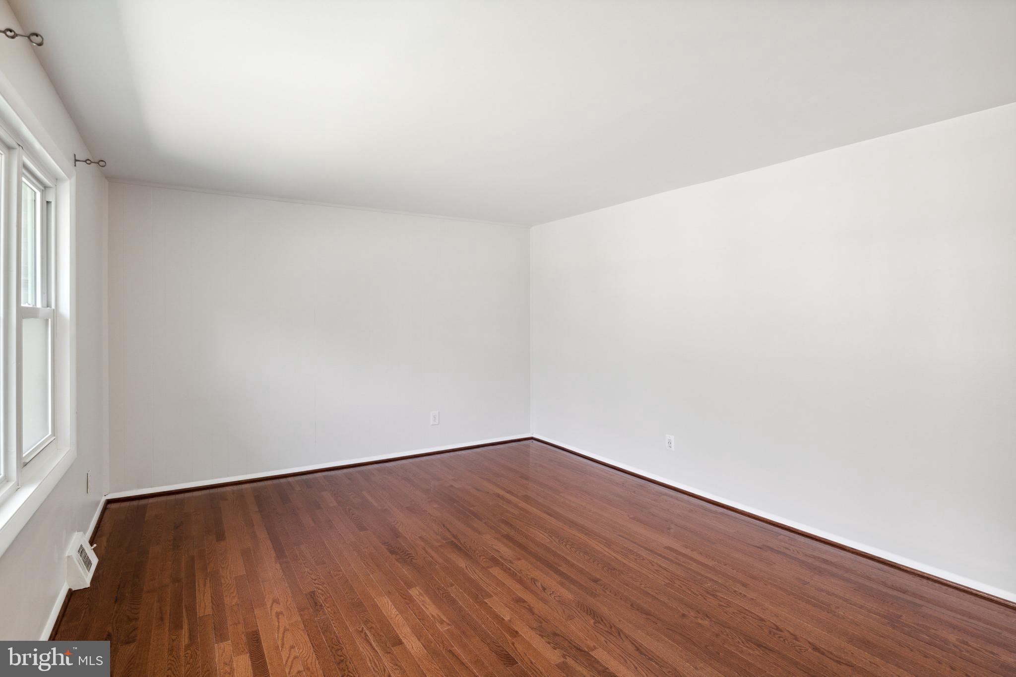 231 Mackintosh DRIVE