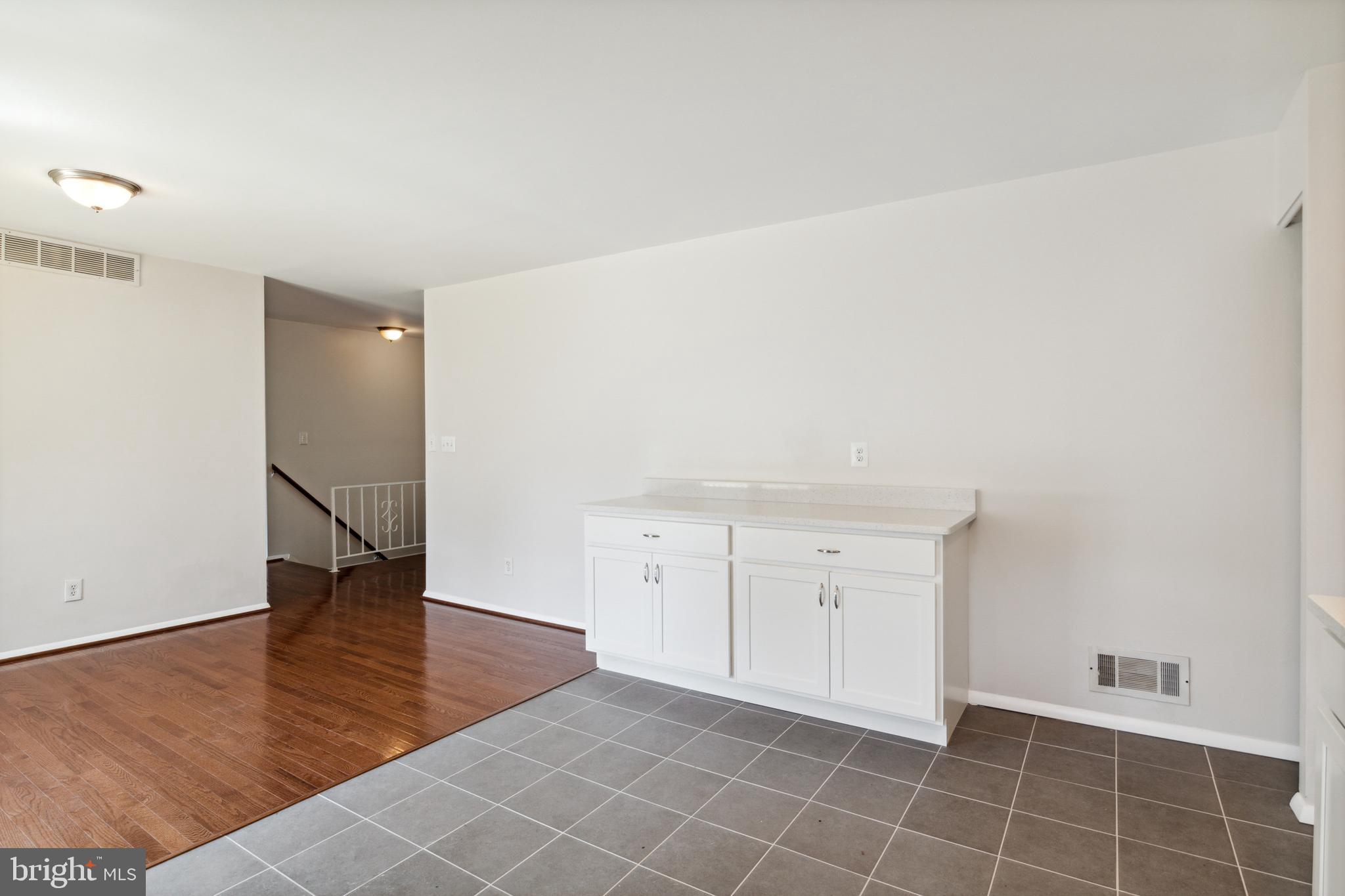 231 Mackintosh DRIVE