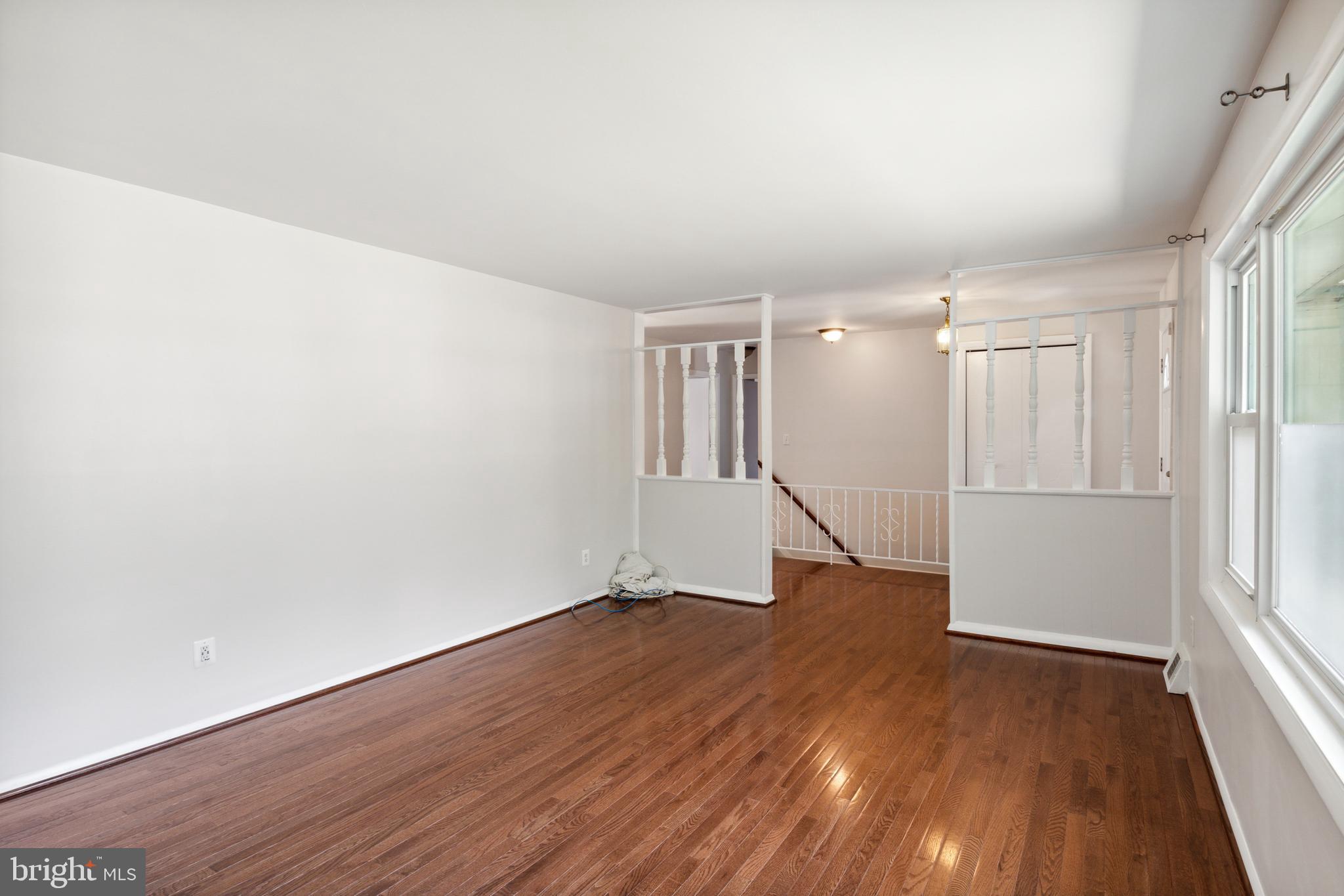 231 Mackintosh DRIVE