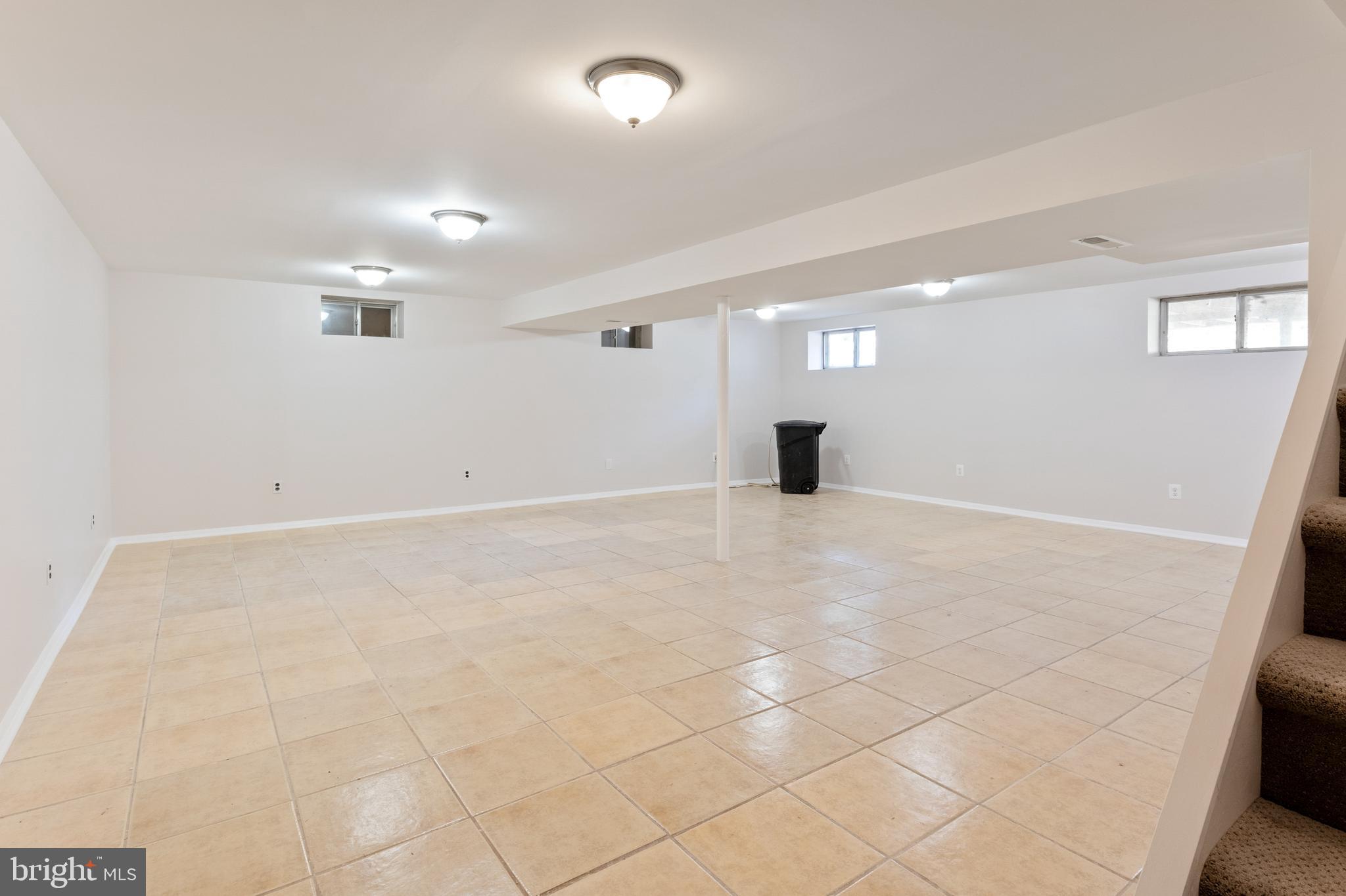 231 Mackintosh DRIVE