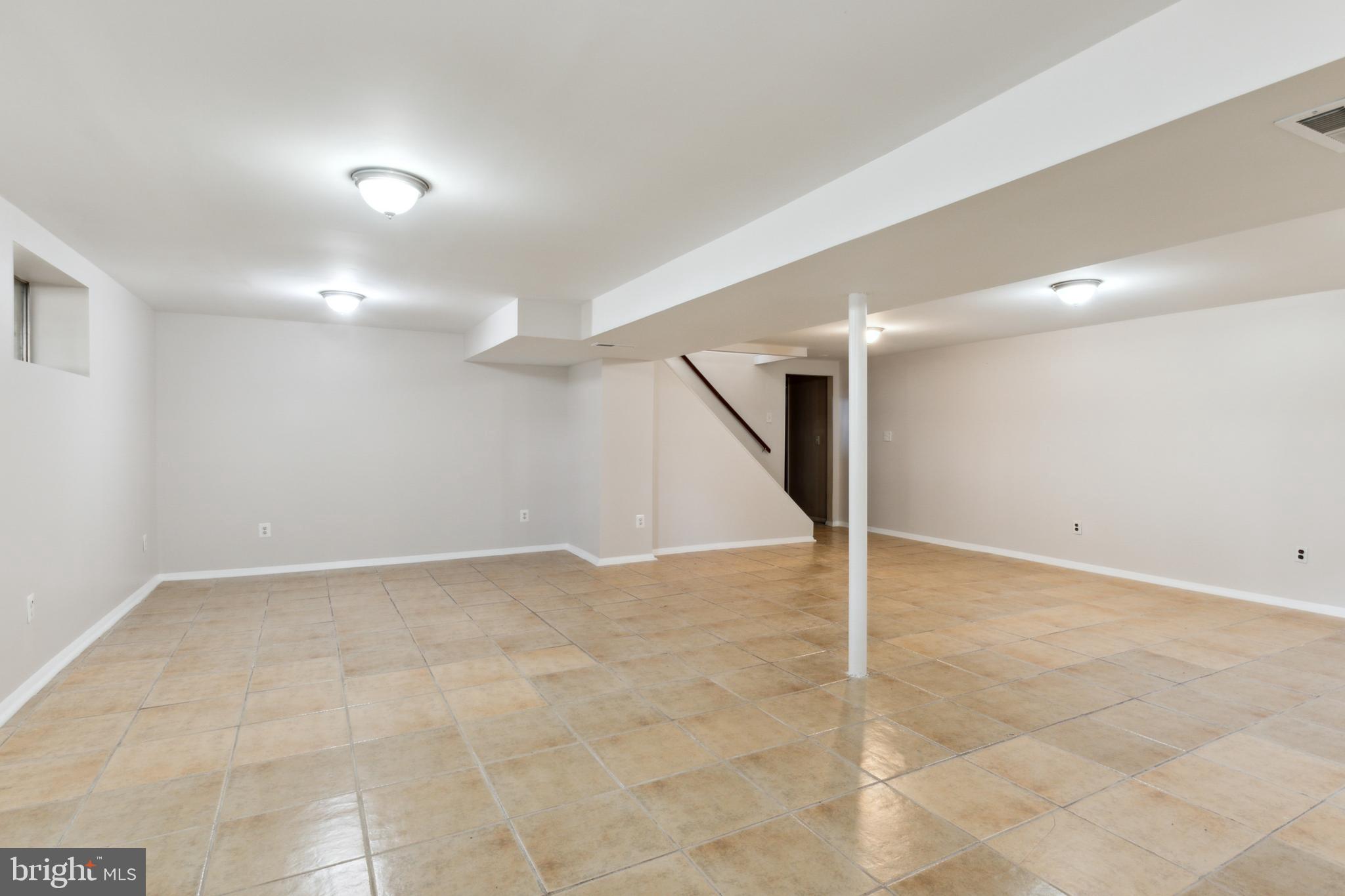 231 Mackintosh DRIVE