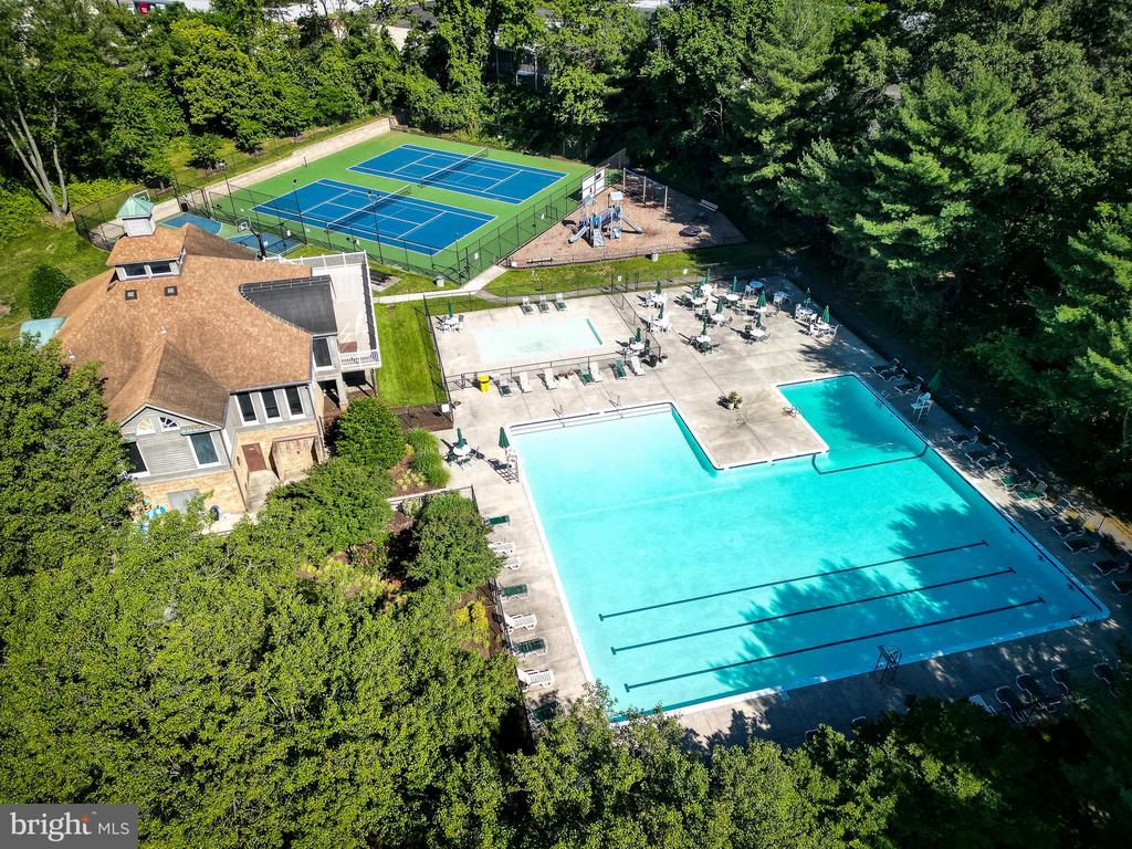 188 Langdon Farm Cir