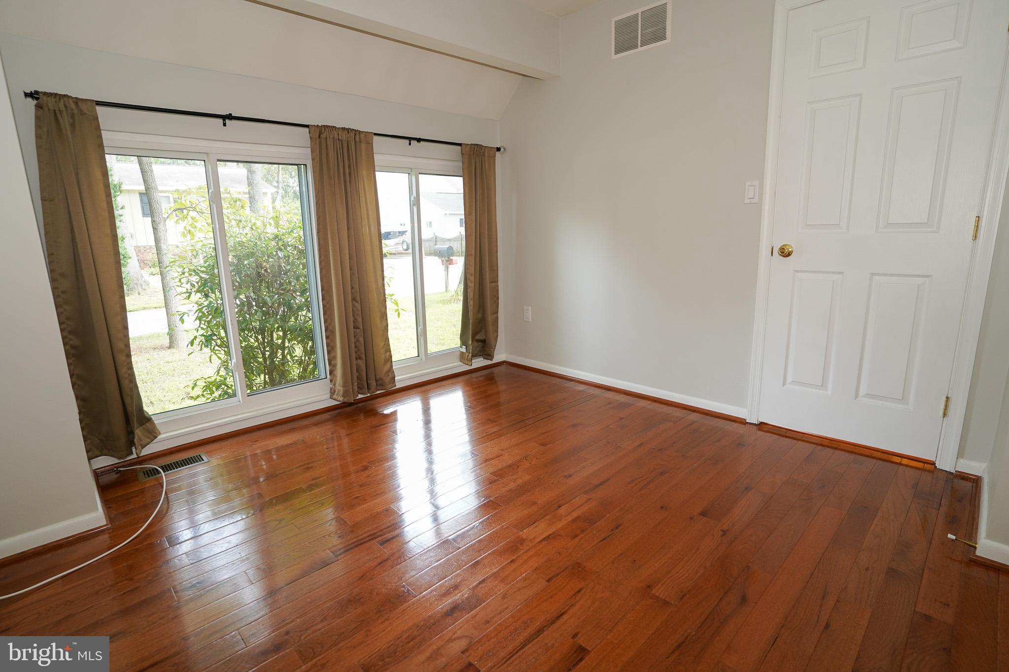 567 ARUNDEL DR
