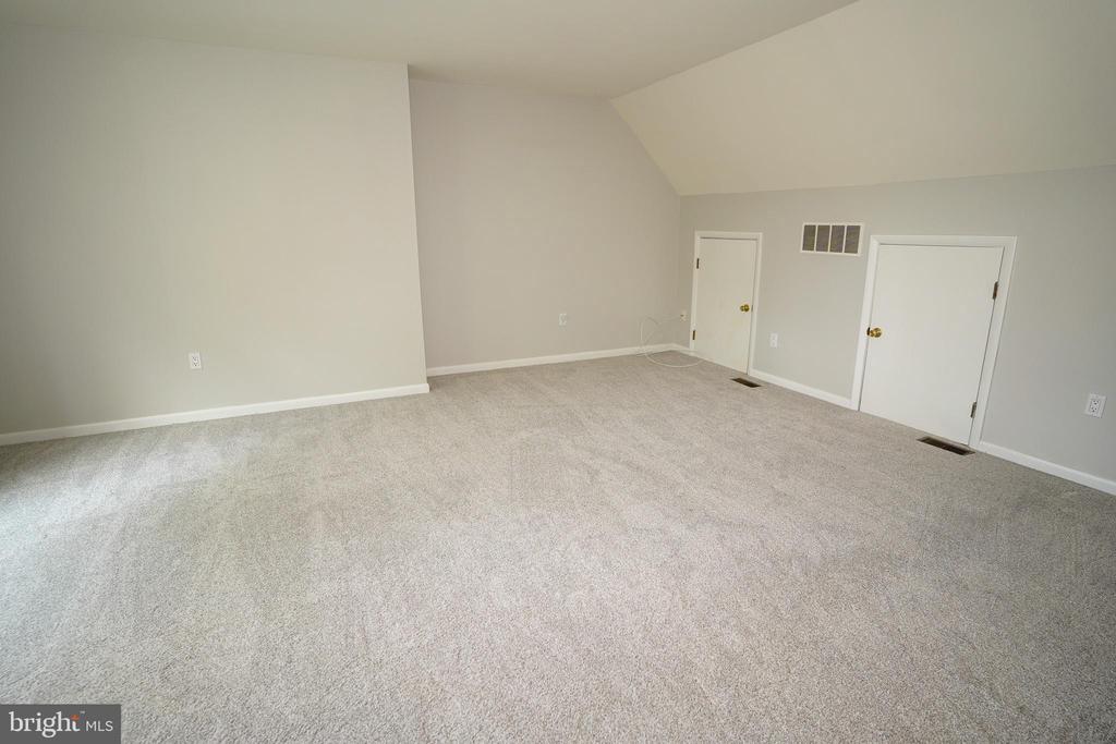 567 ARUNDEL DR