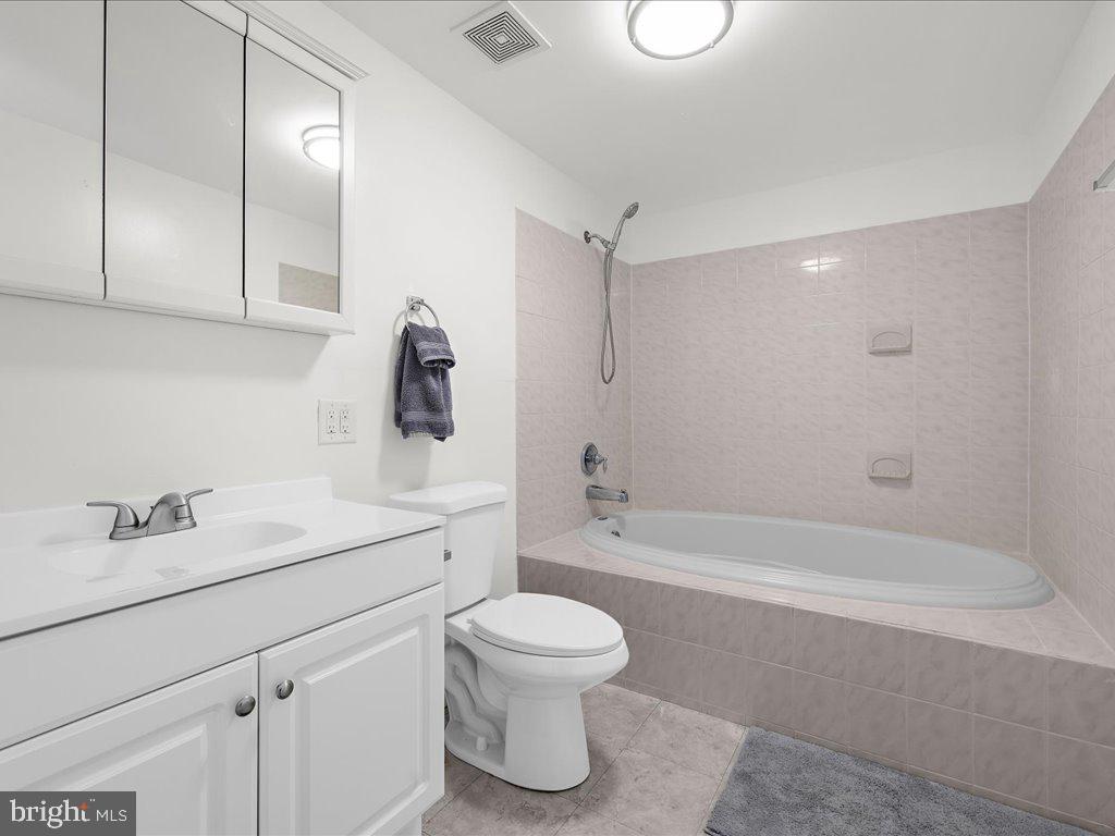 276 Keith Ct