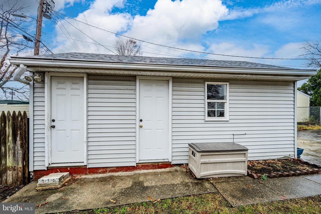 1204 Guildford Rd