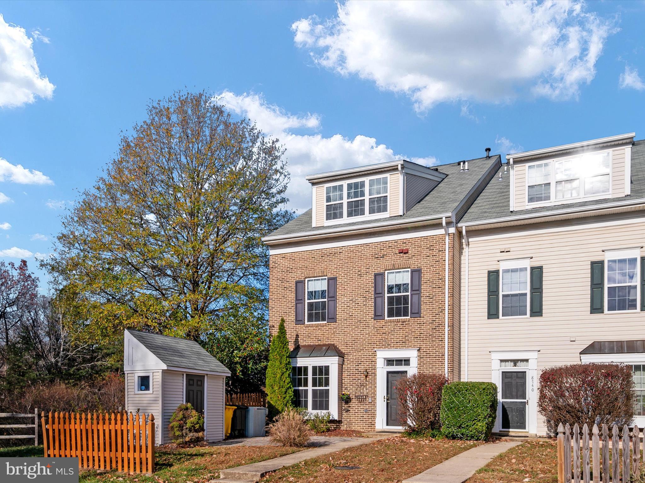 8742 Orchard Green Ct