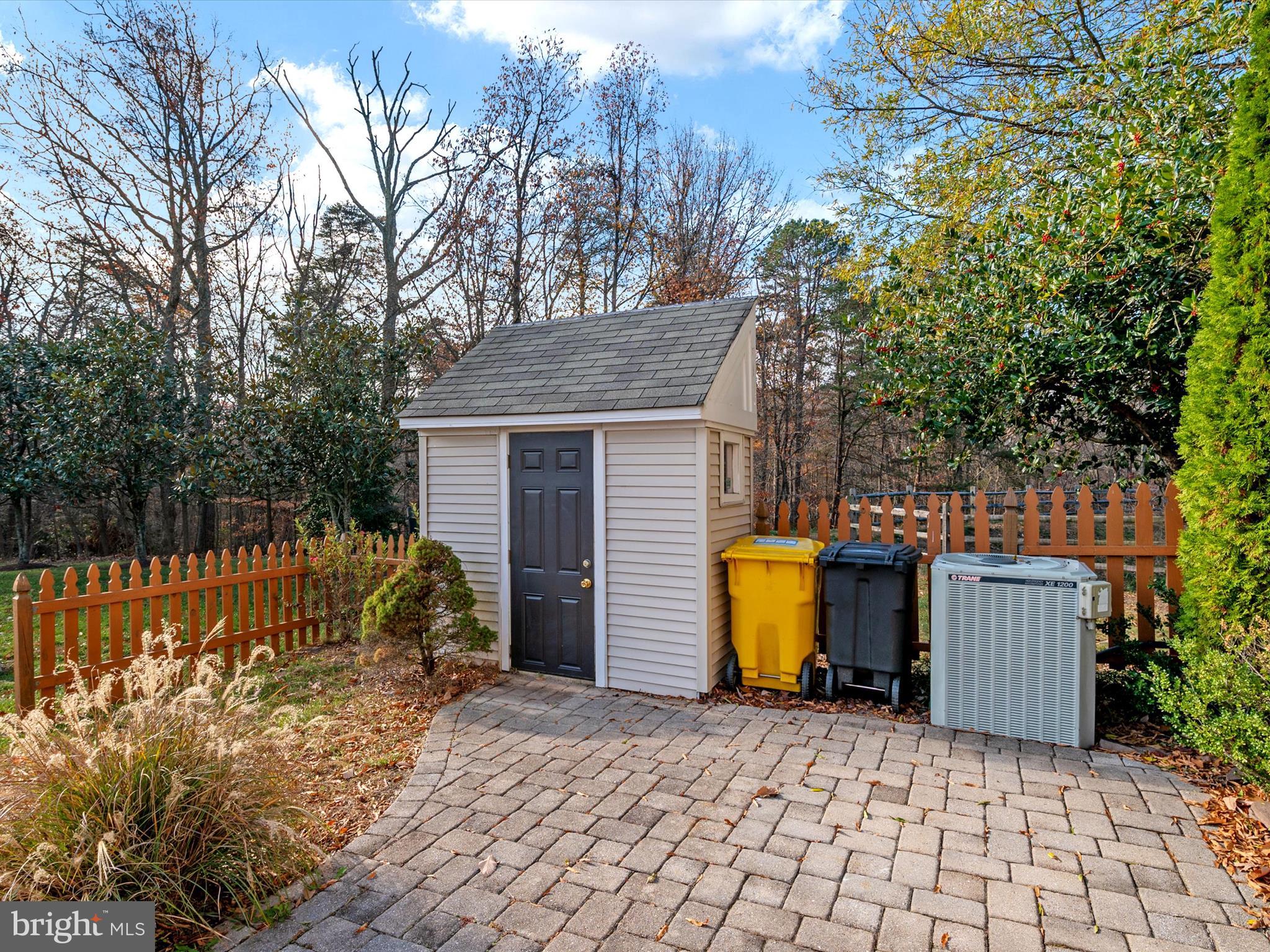 8742 Orchard Green Ct